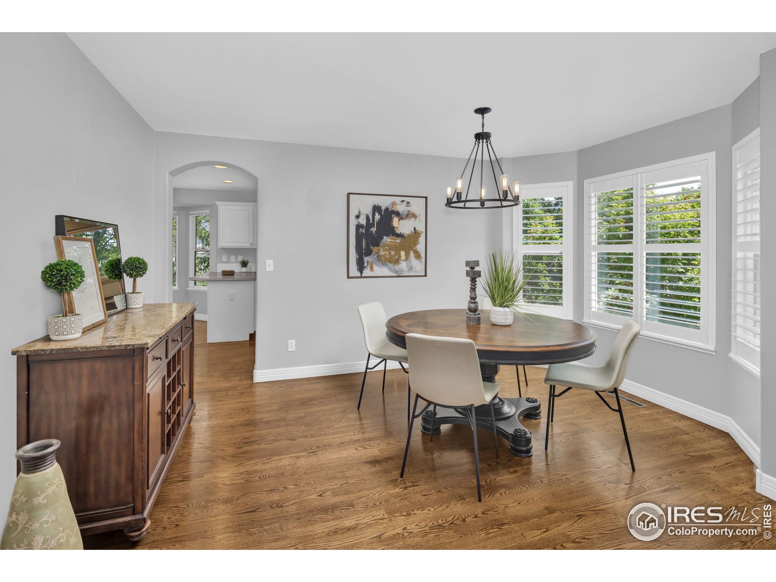 6112 Hamilton Ct