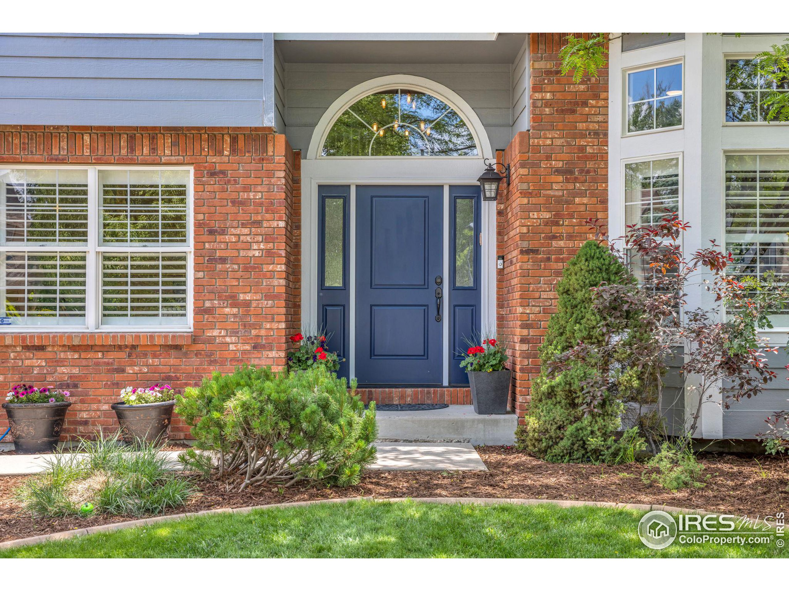 6112 Hamilton Ct