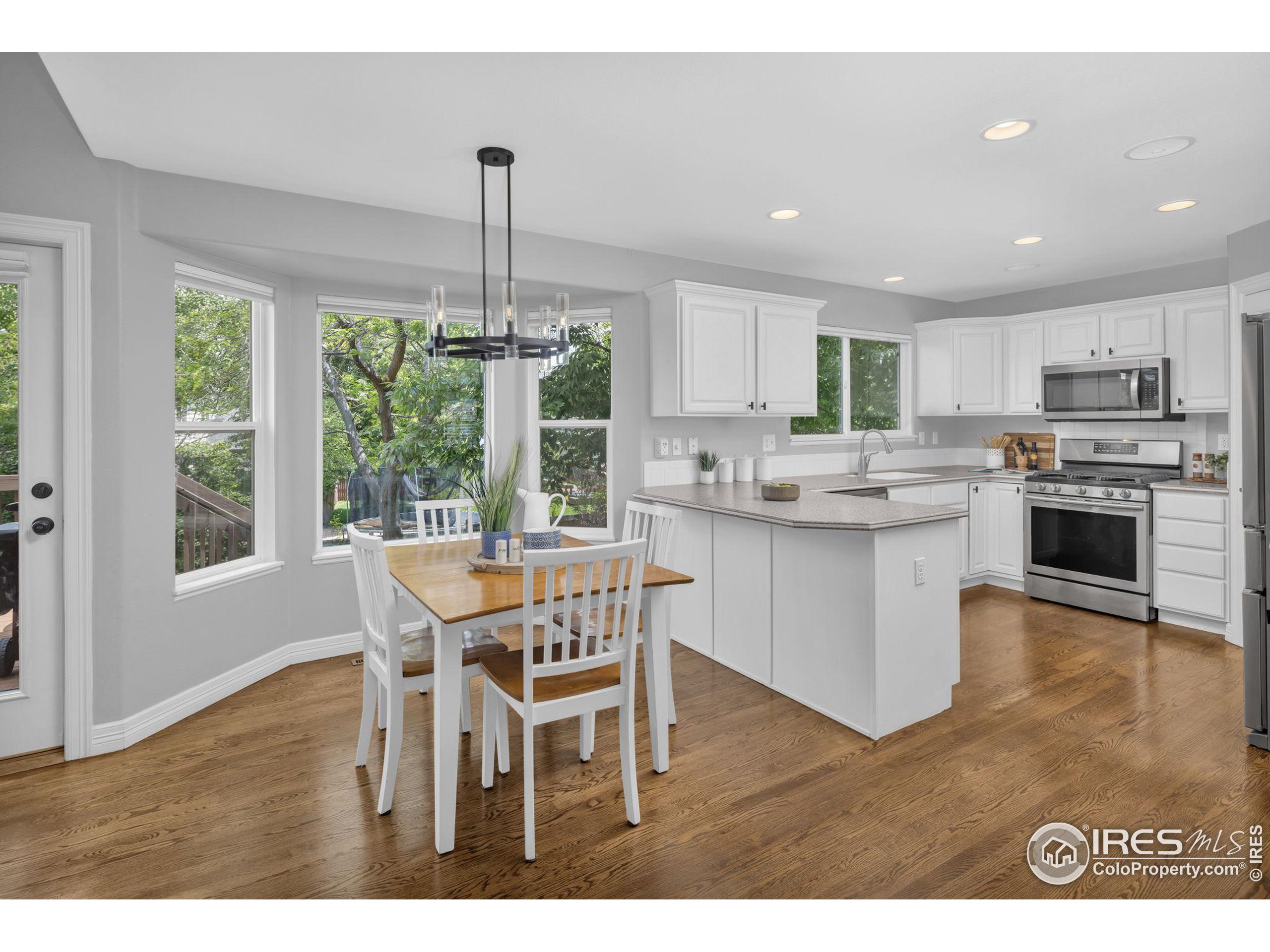 6112 Hamilton Ct