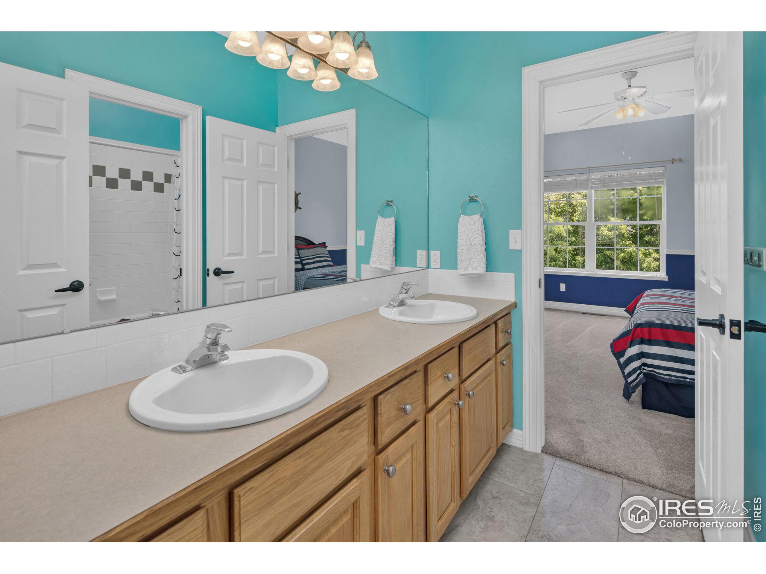 6112 Hamilton Ct