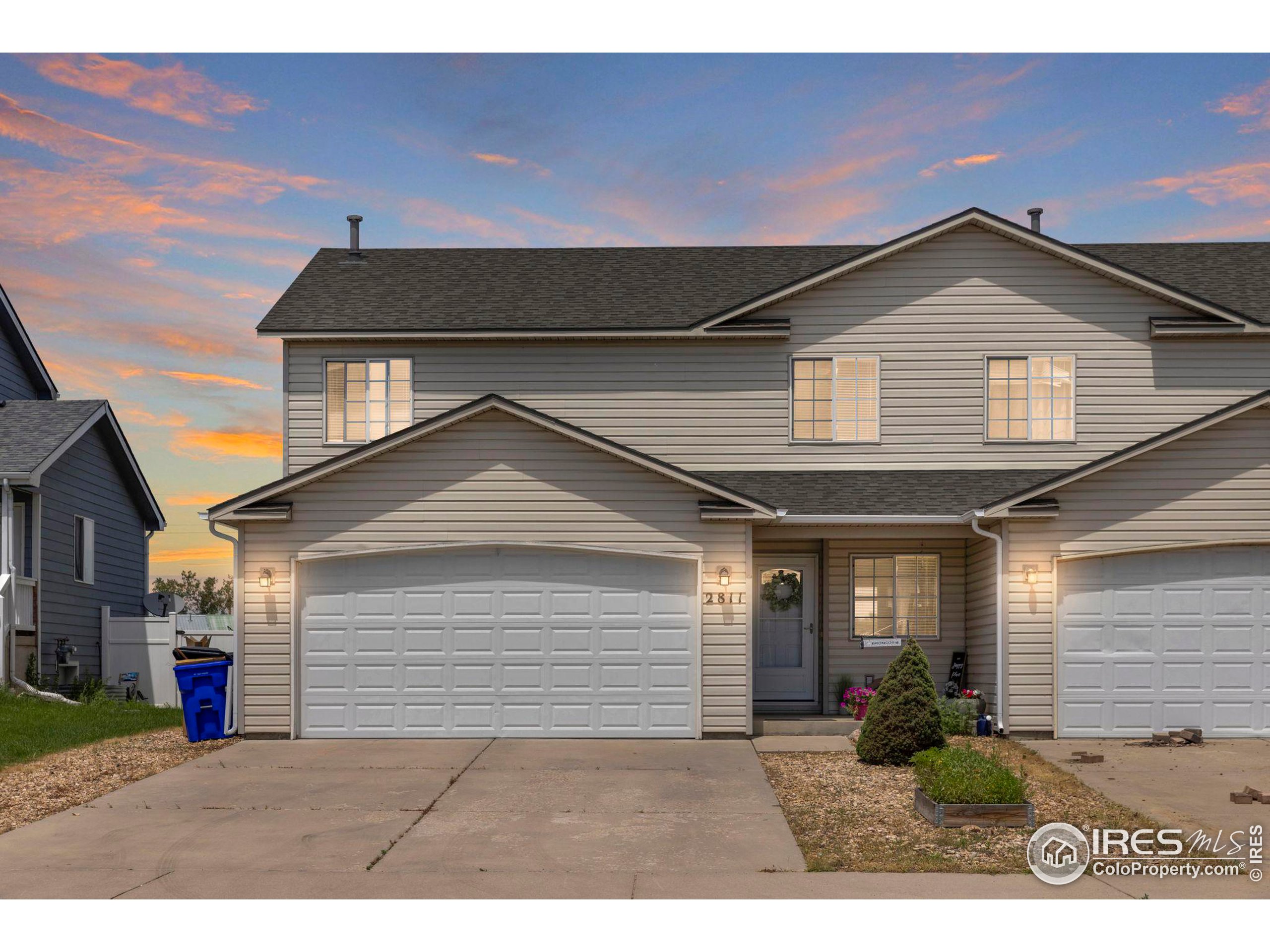 2811 W E St