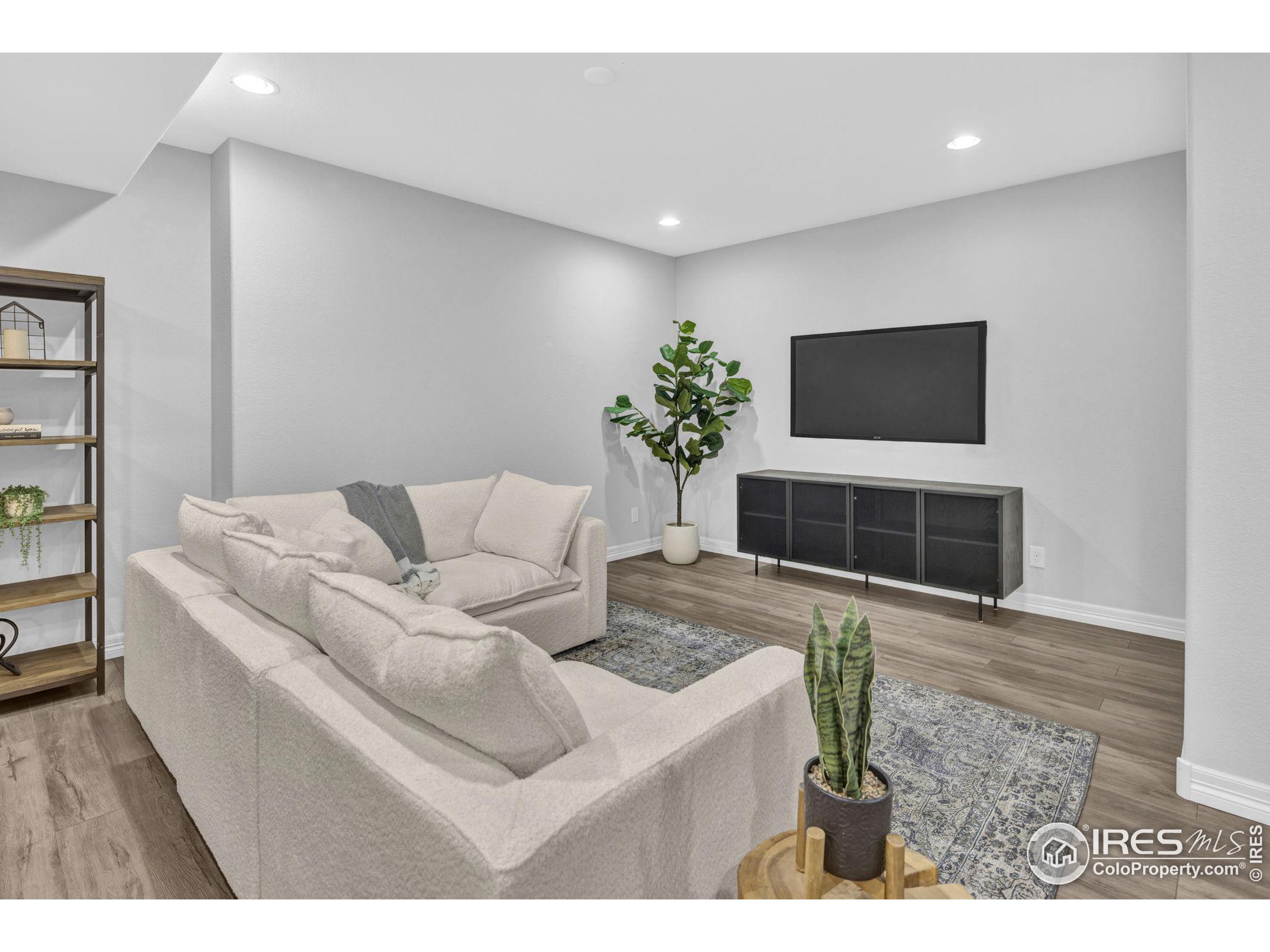 4348 Lemon Grass Dr