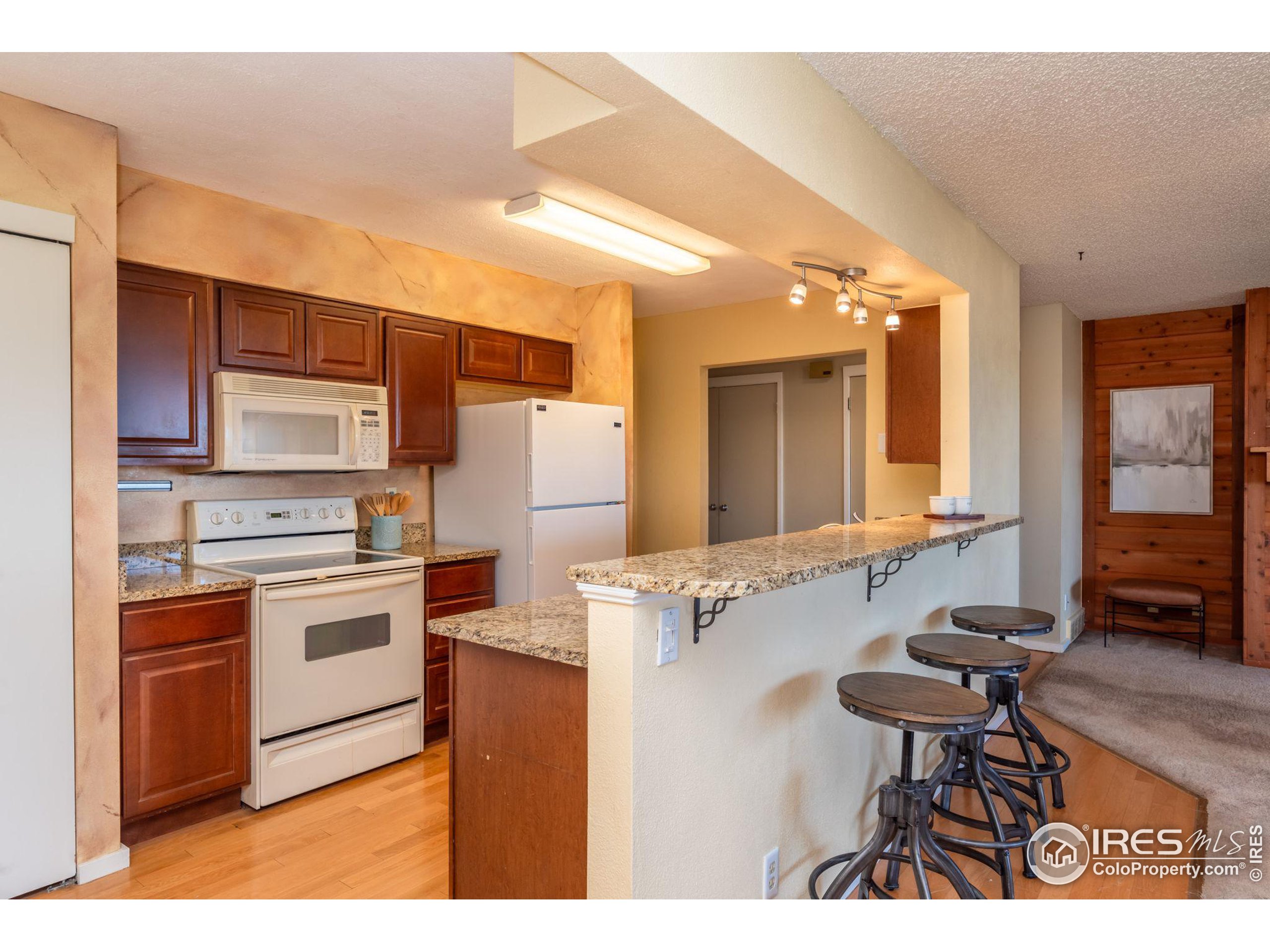 1544 Bradley Dr
