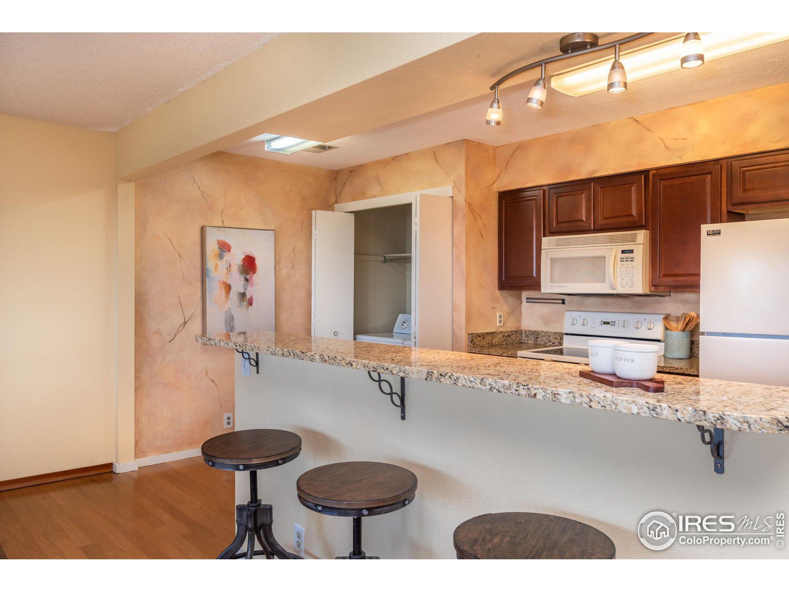 1544 Bradley Dr