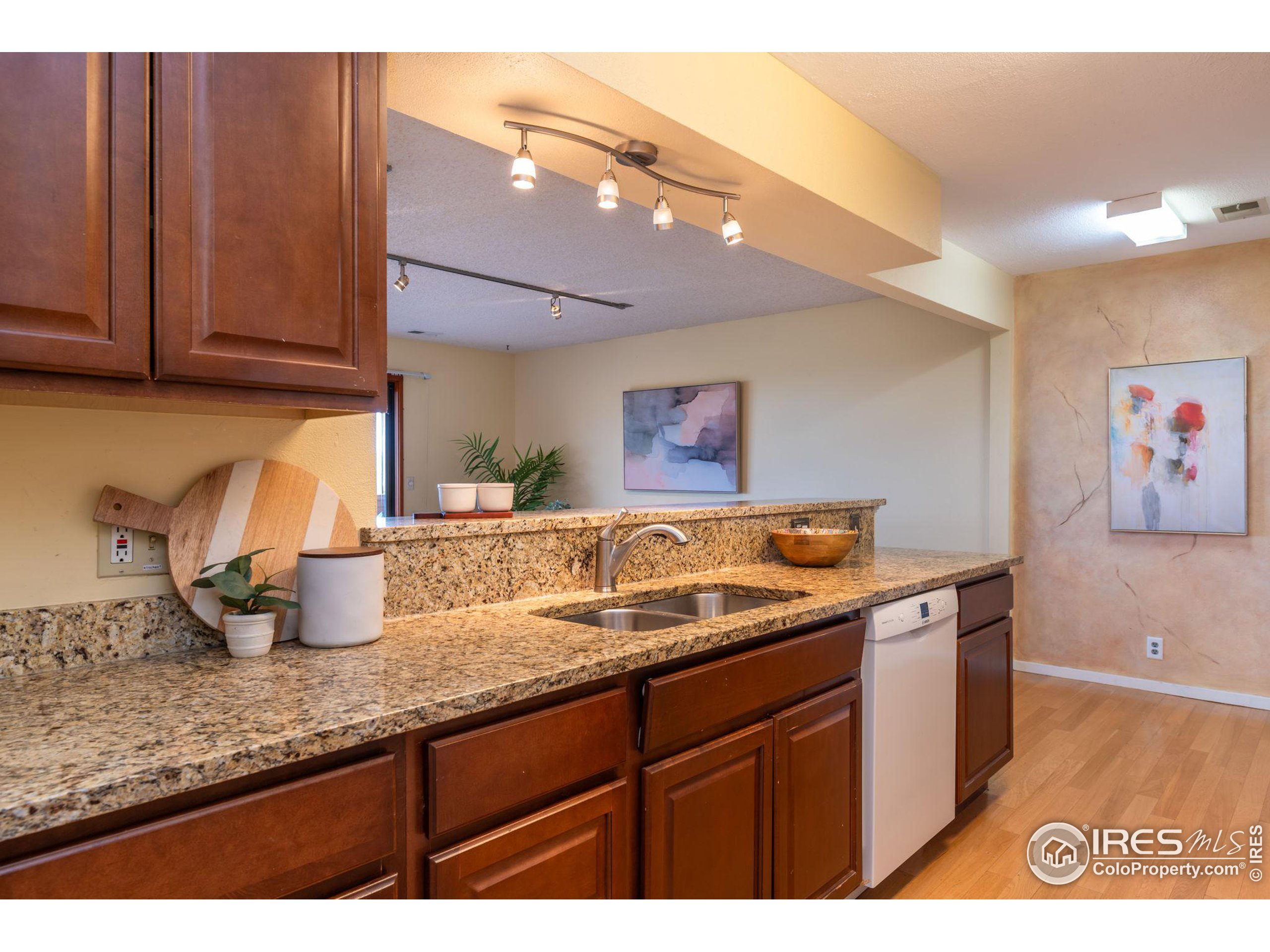 1544 Bradley Dr