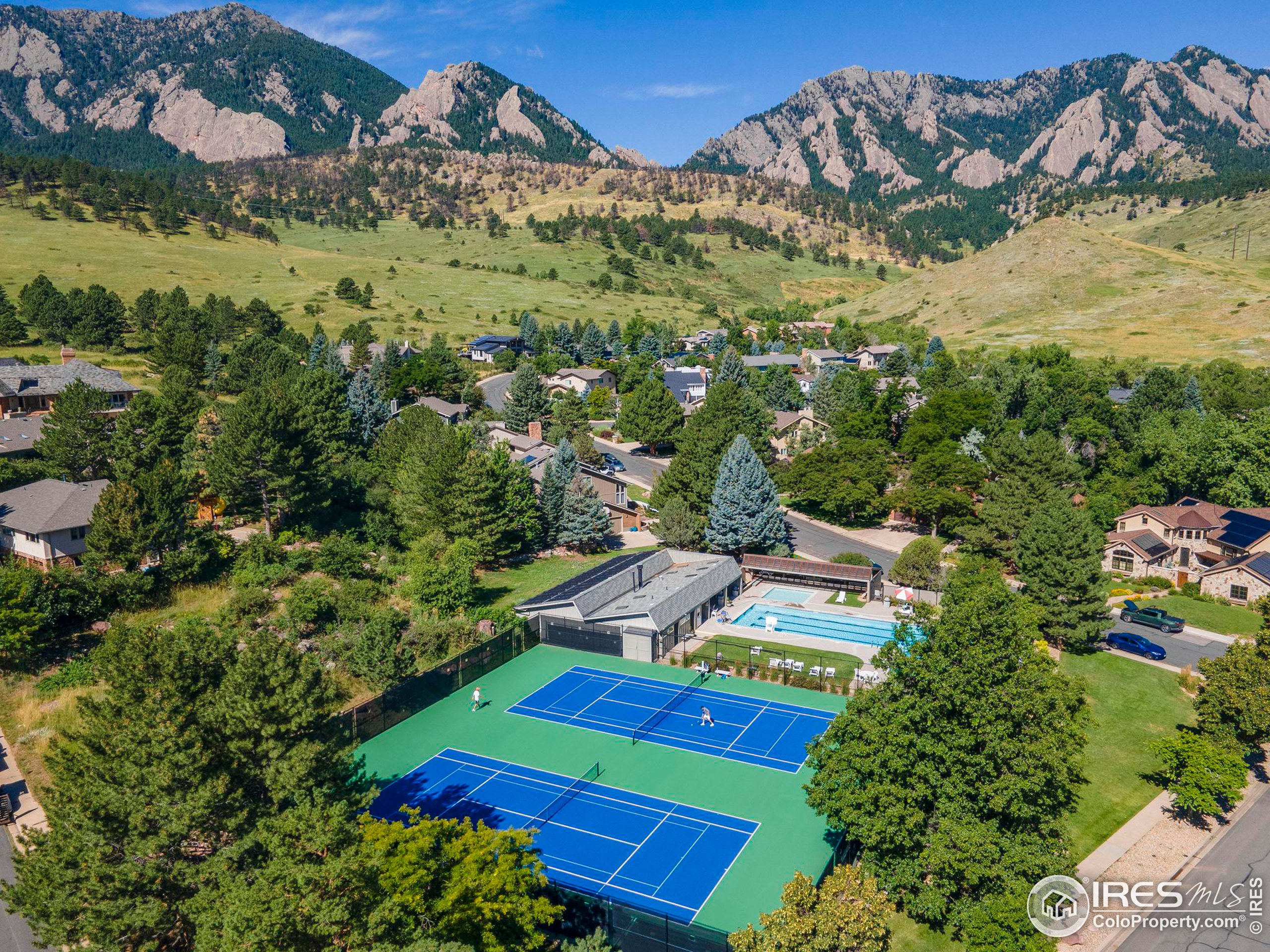 1206 Wildwood Cir