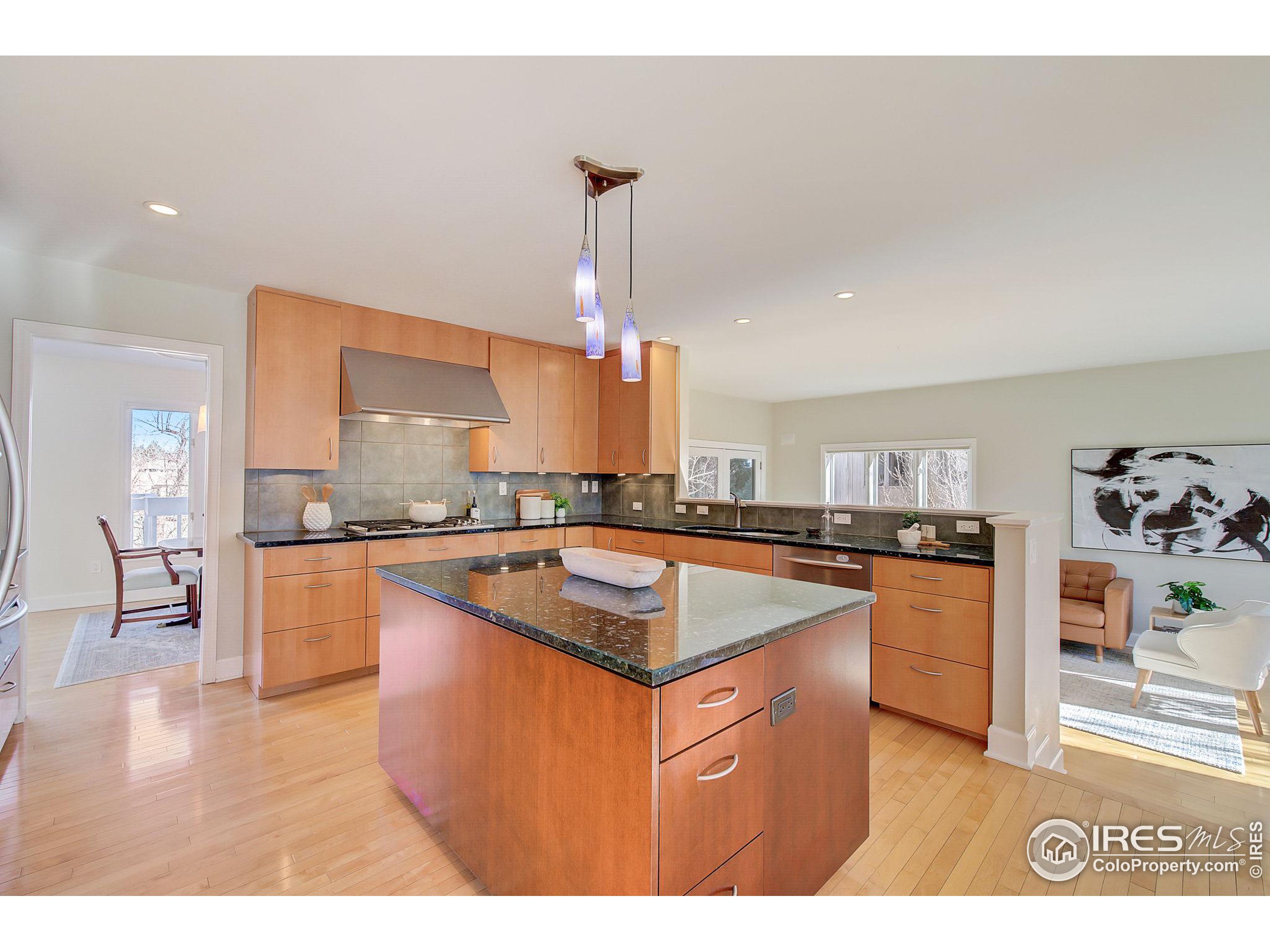 1206 Wildwood Cir