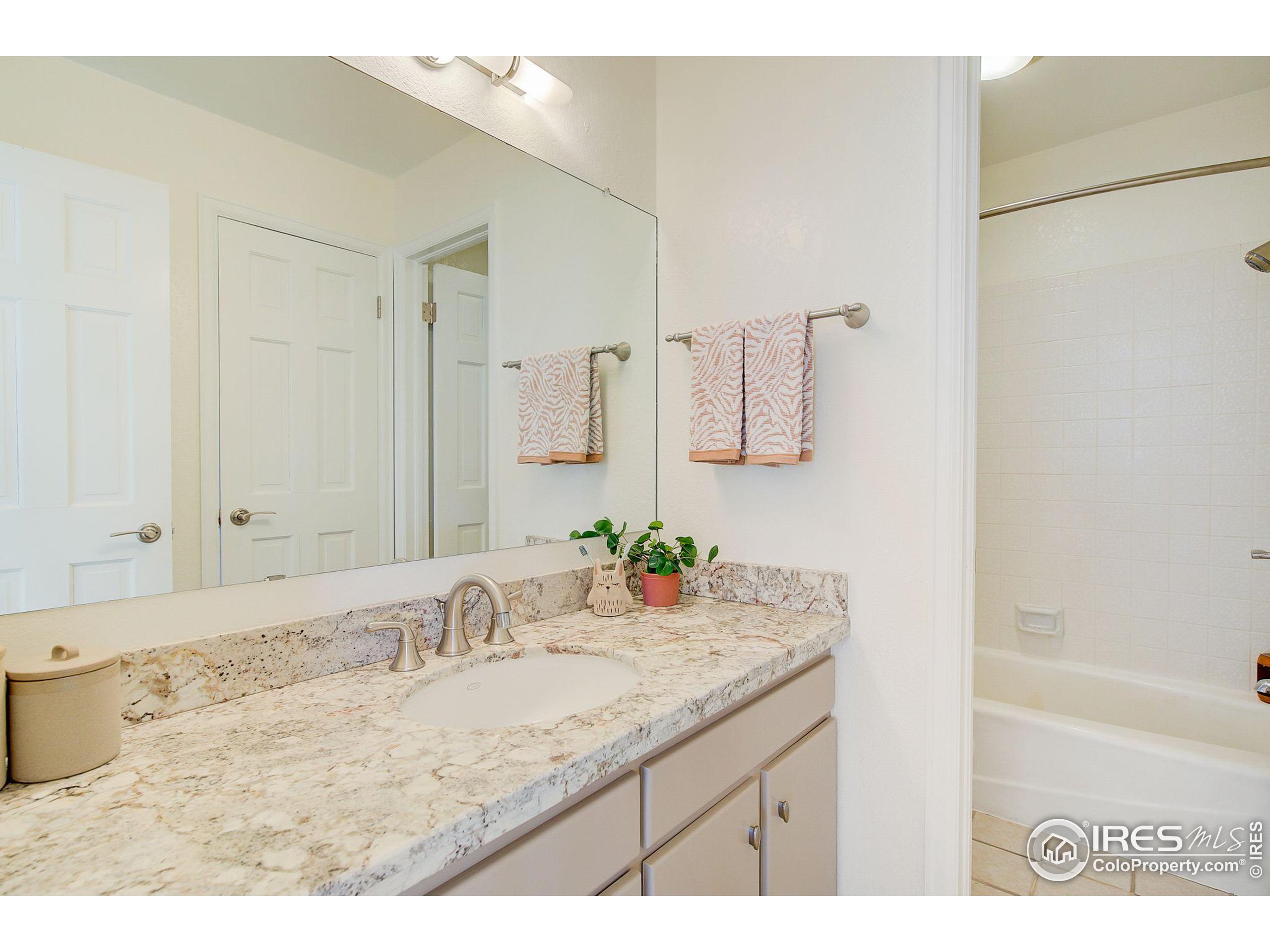 1206 Wildwood Cir