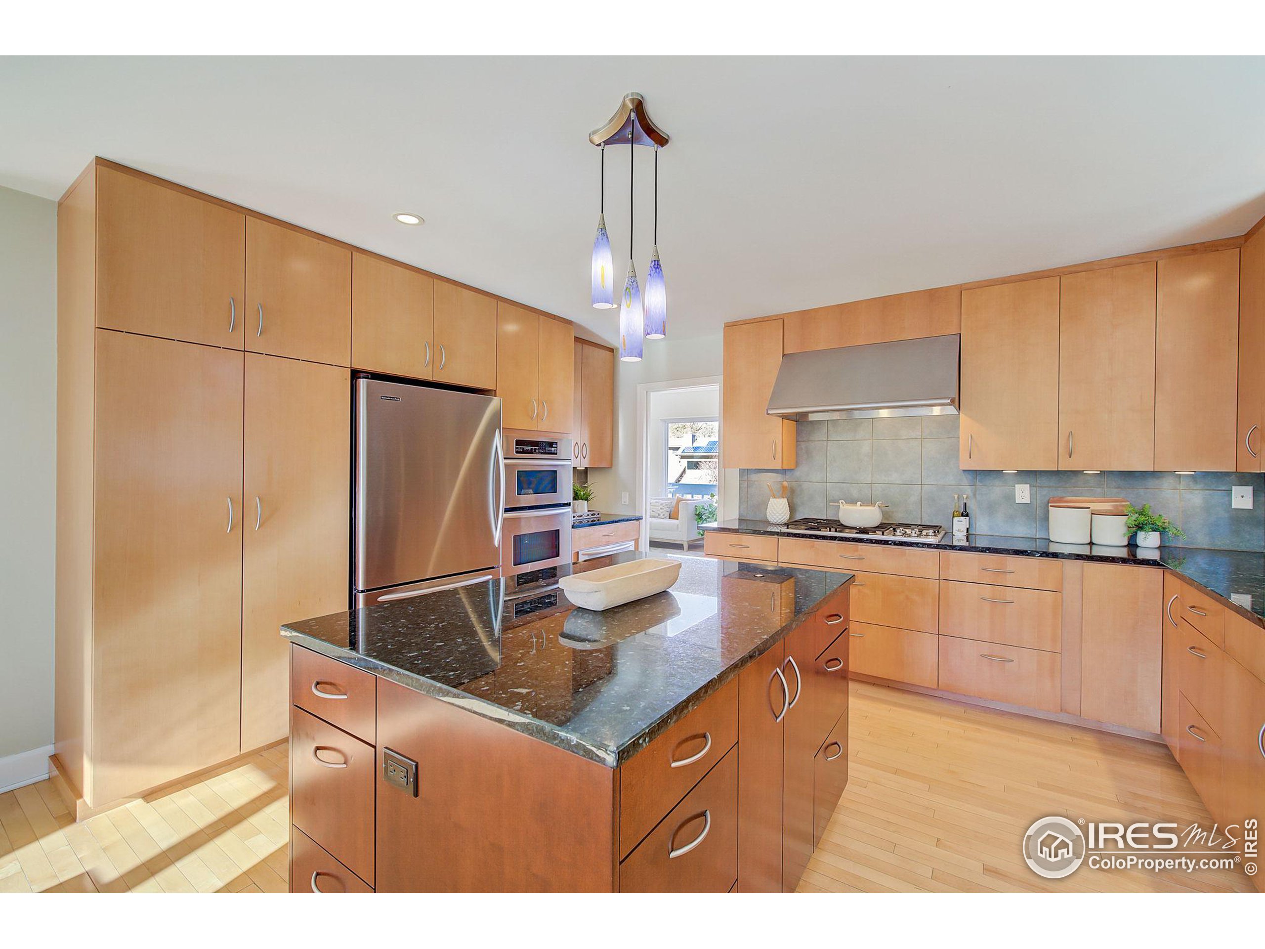 1206 Wildwood Cir