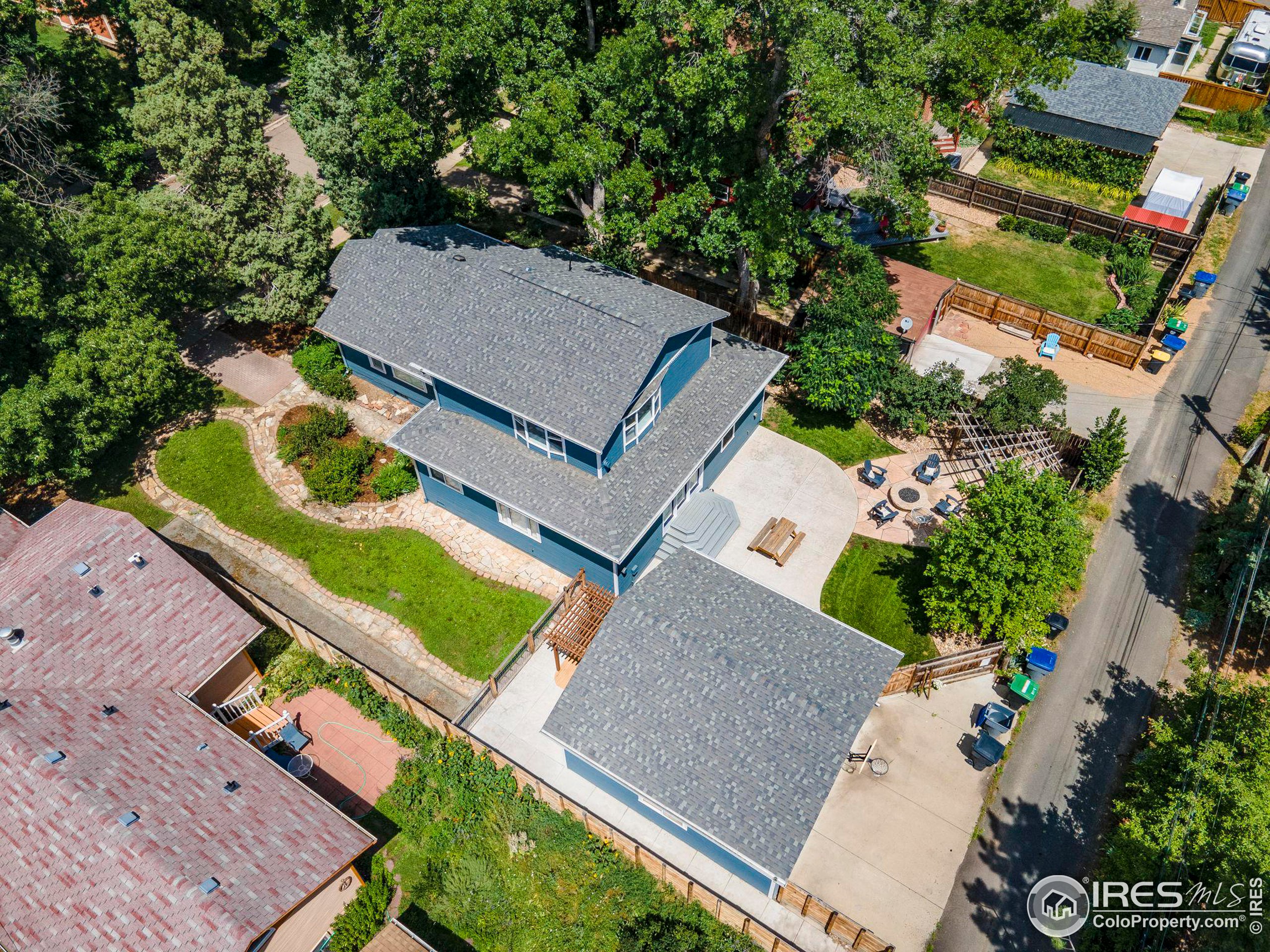 350 Sherman St