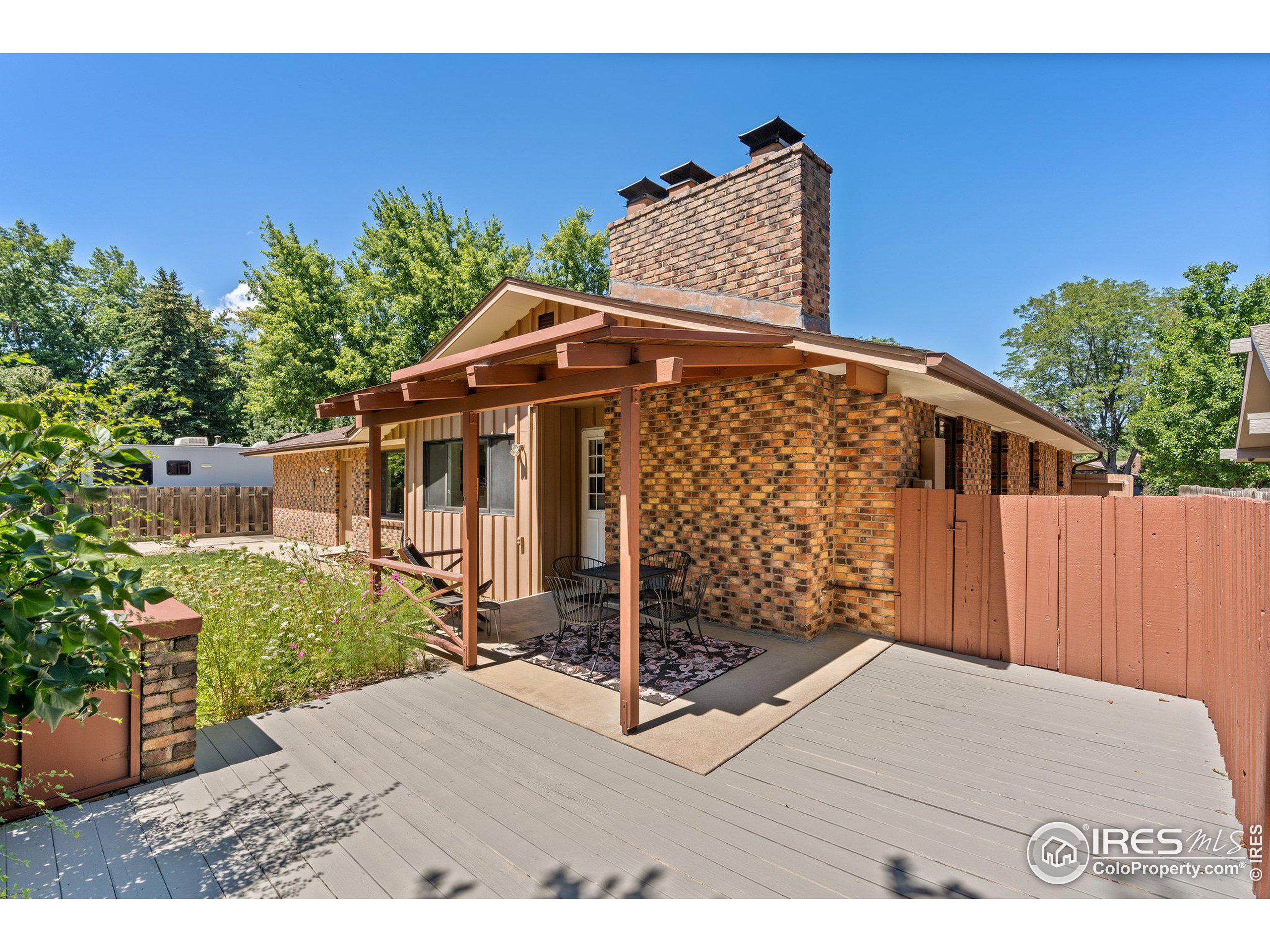4744 Jackson Cir