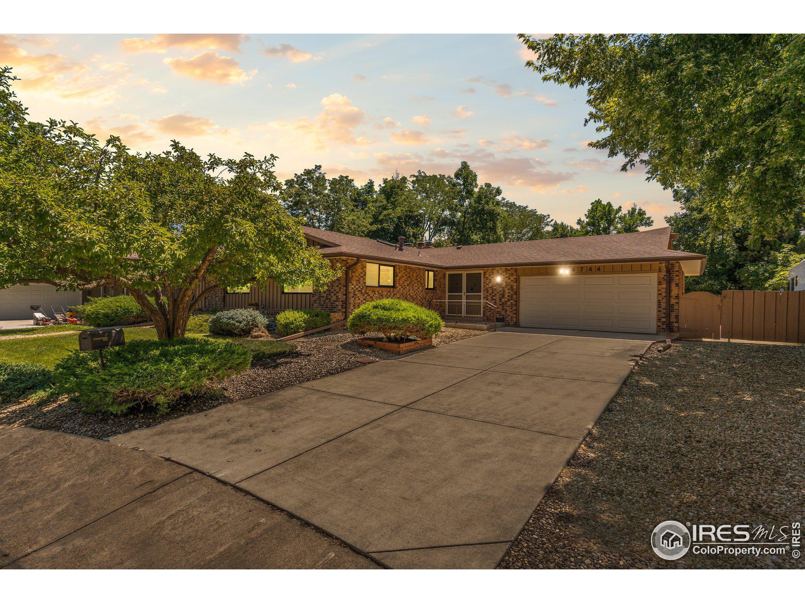 4744 Jackson Cir