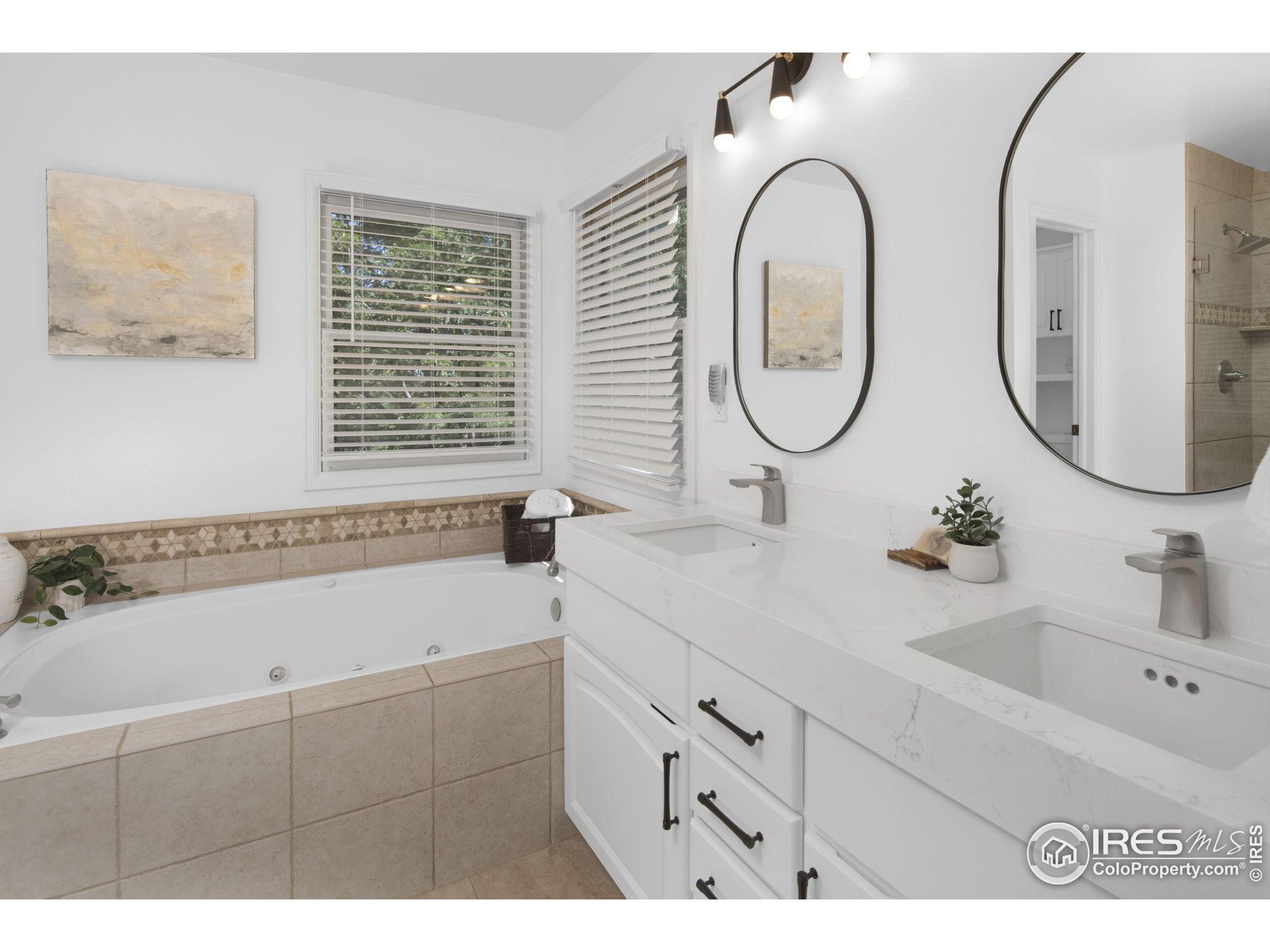 2000 Emerald Dr