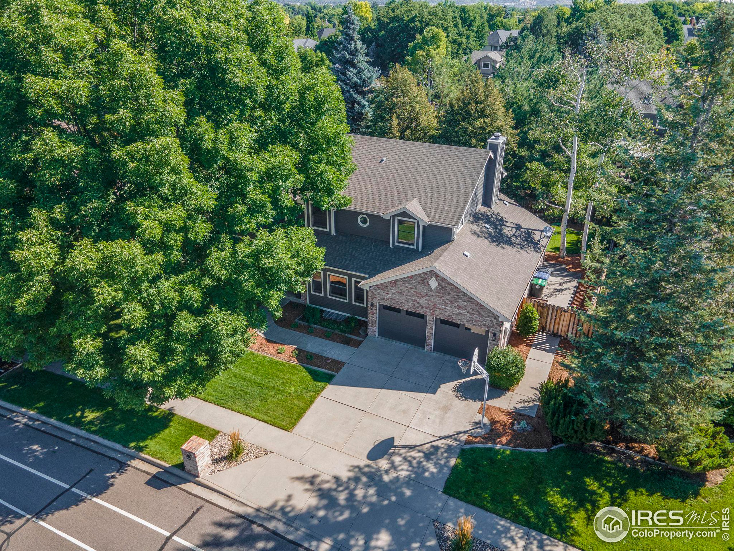 2000 Emerald Dr