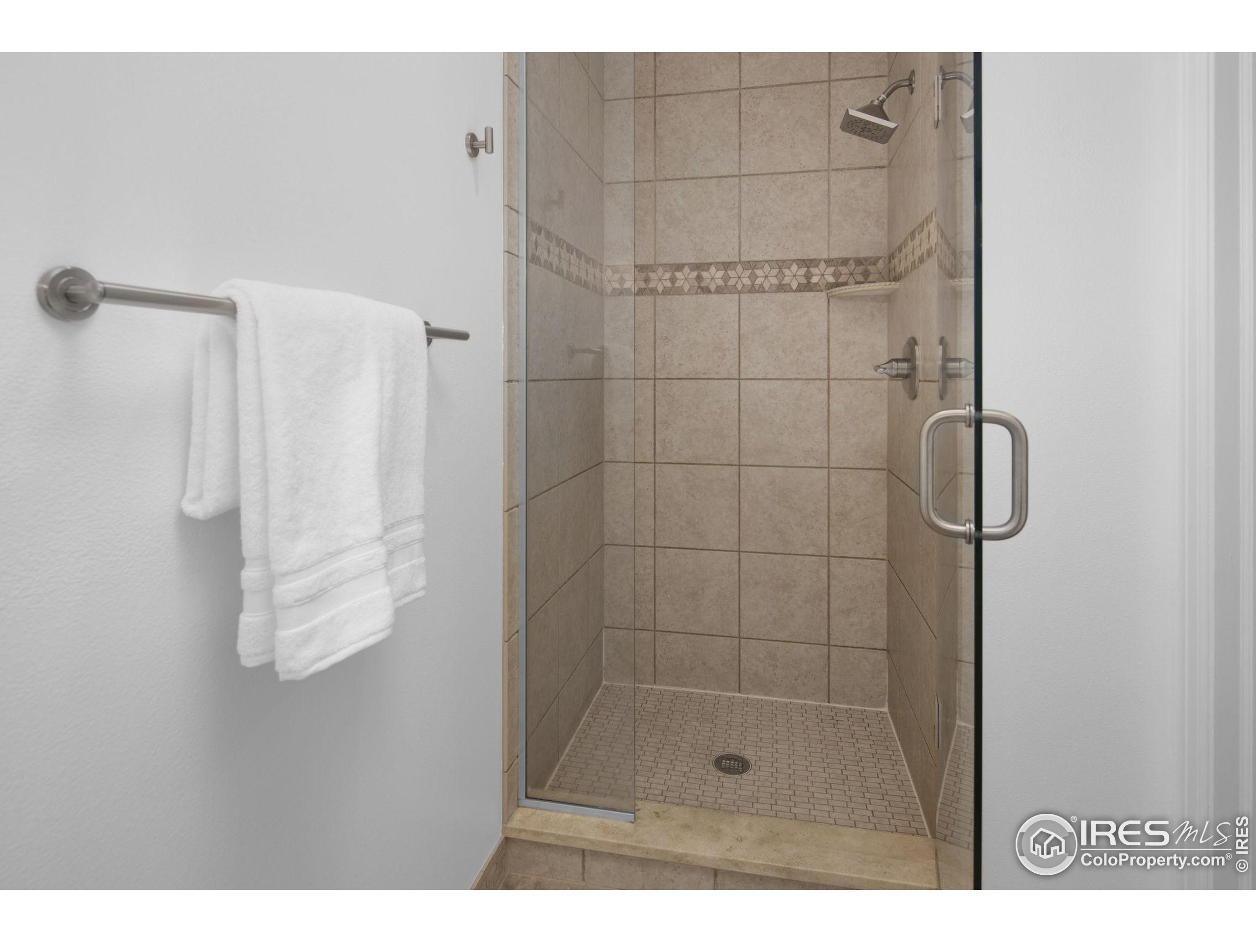 2000 Emerald Dr
