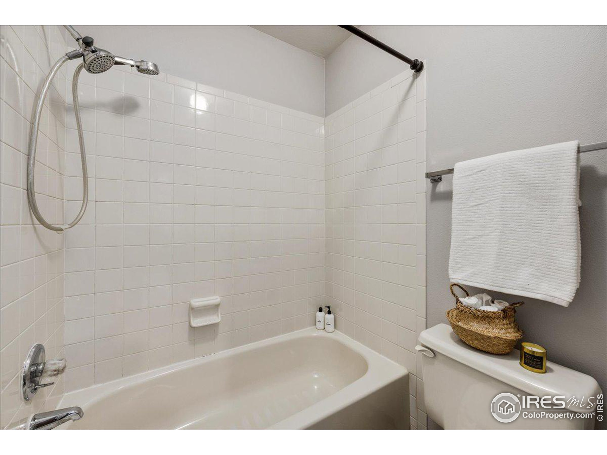 310 Wadsworth Ct
