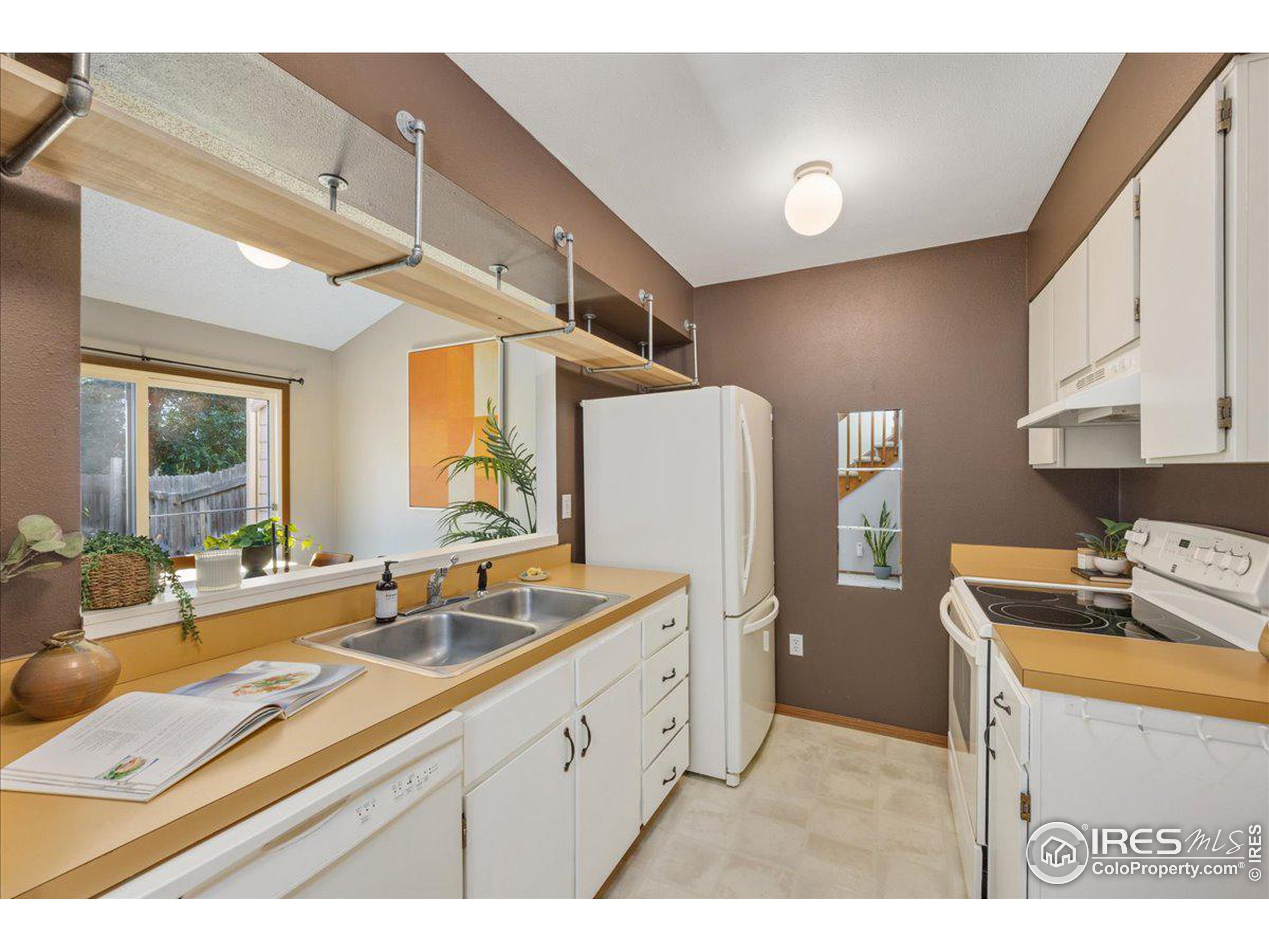 310 Wadsworth Ct