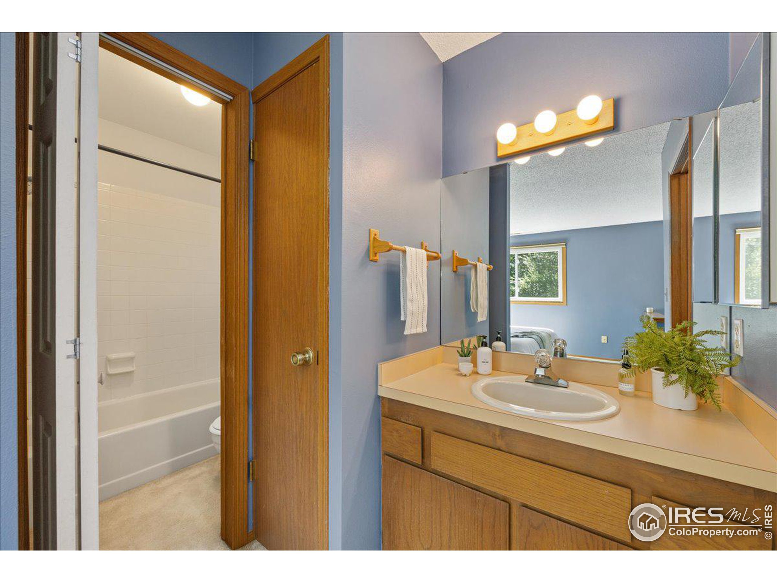 310 Wadsworth Ct