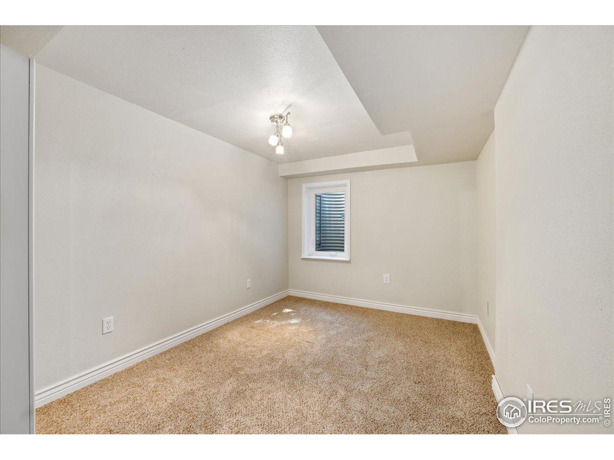 310 Wadsworth Ct