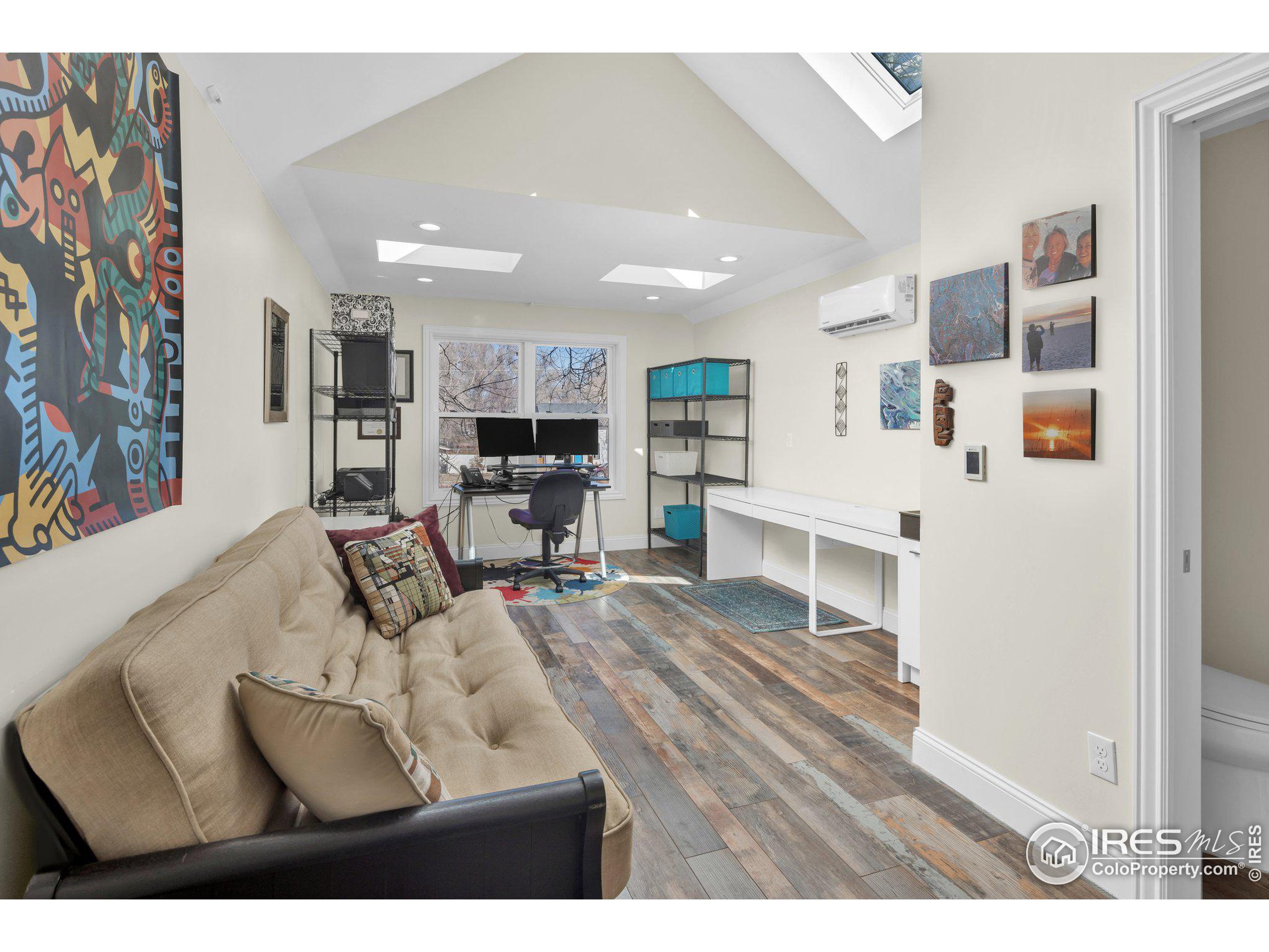 346 Baker St
