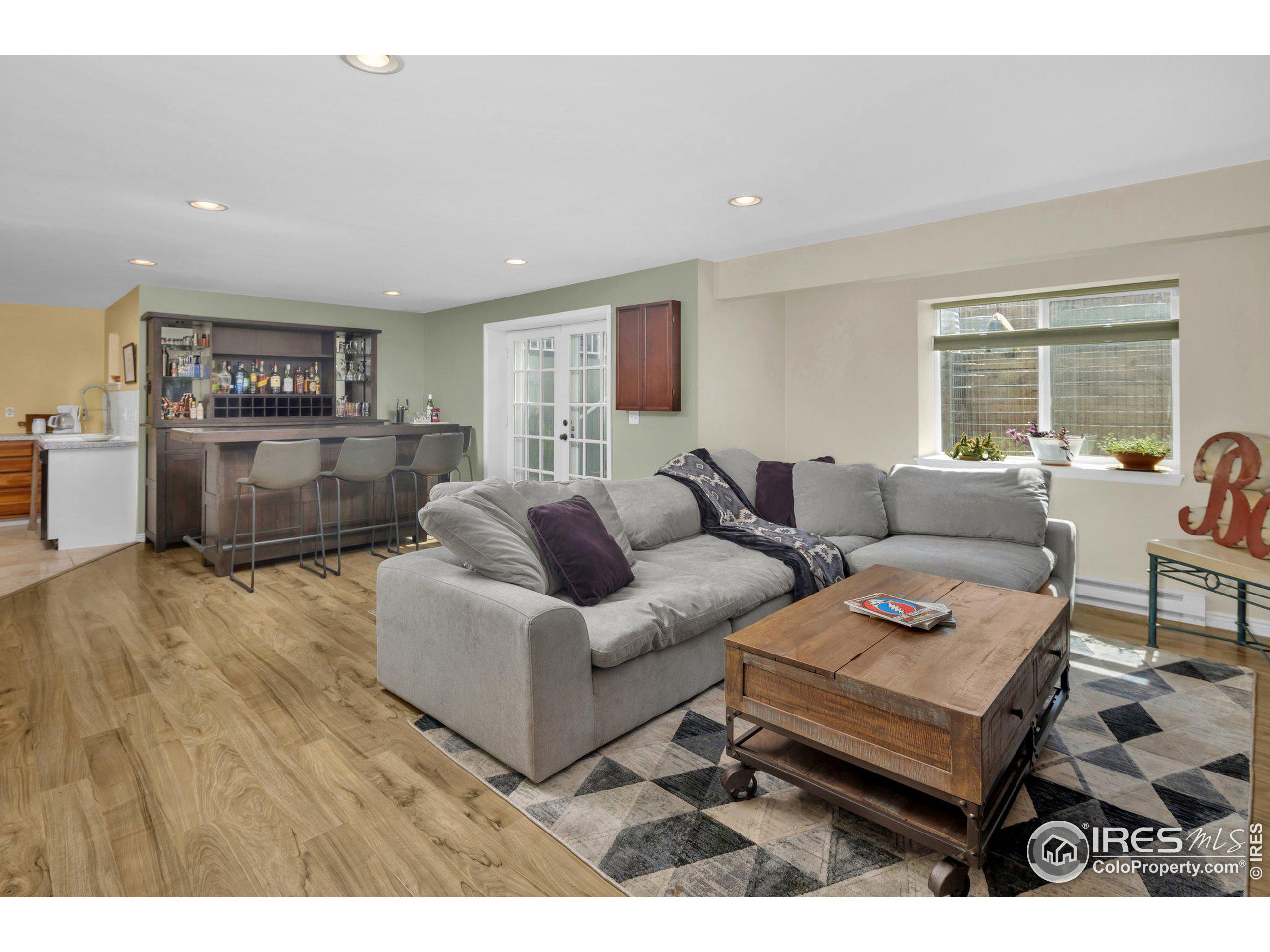 346 Baker St