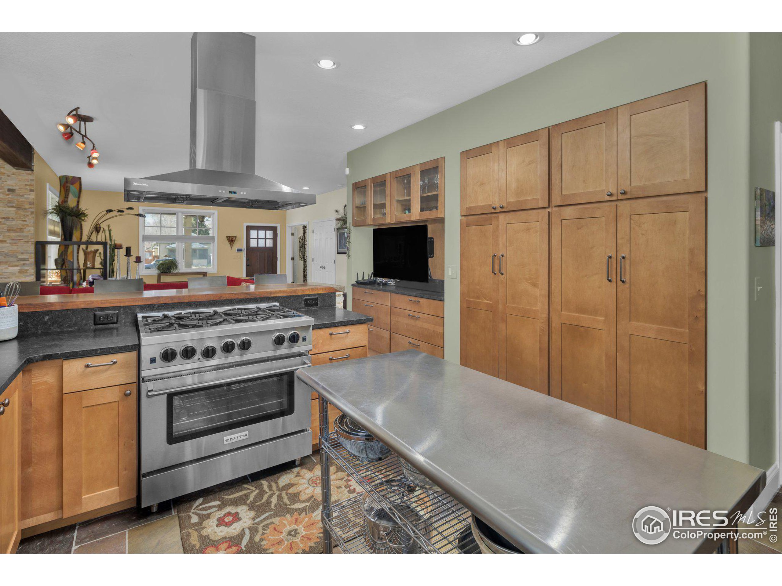 346 Baker St