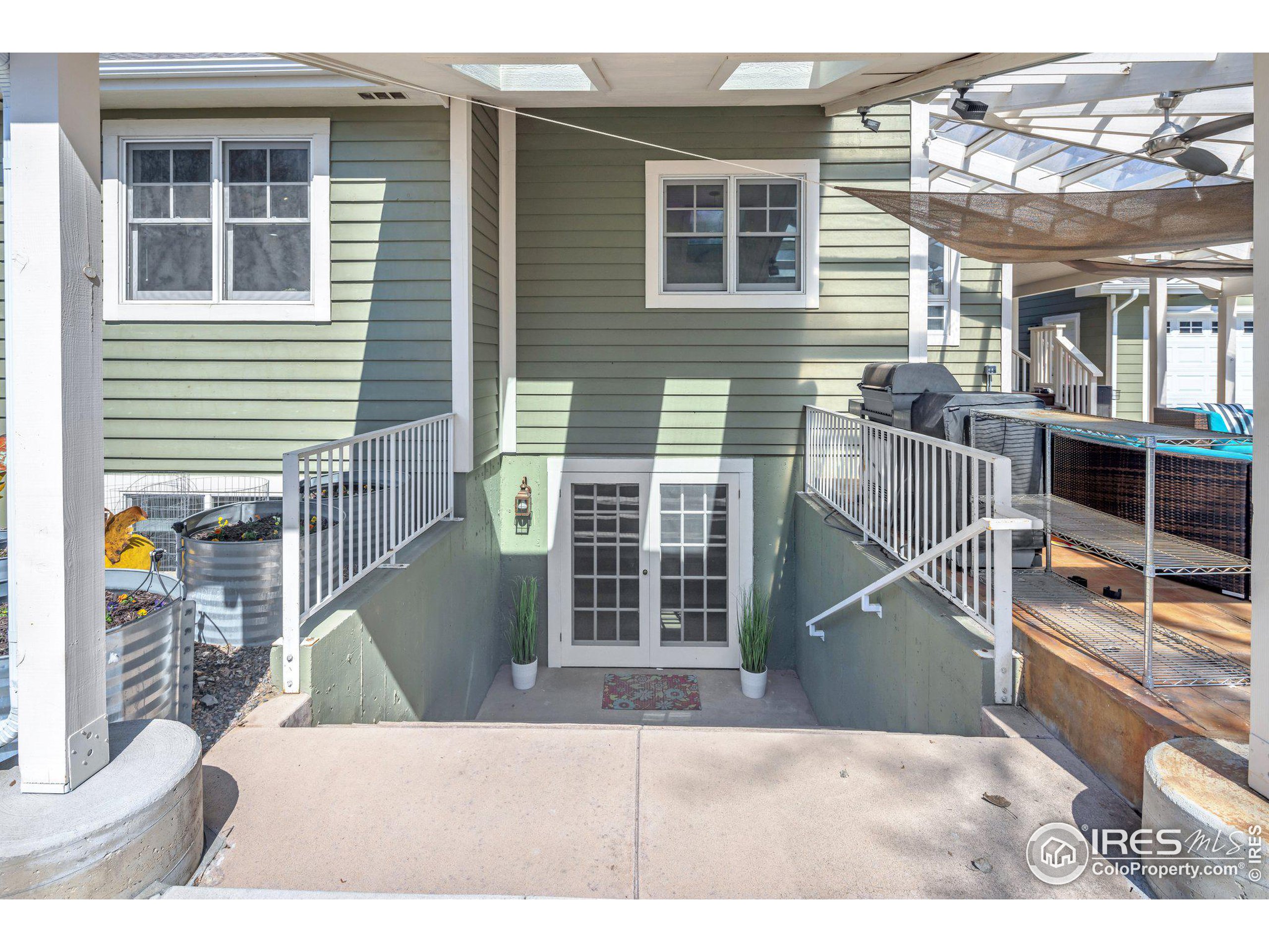 346 Baker St