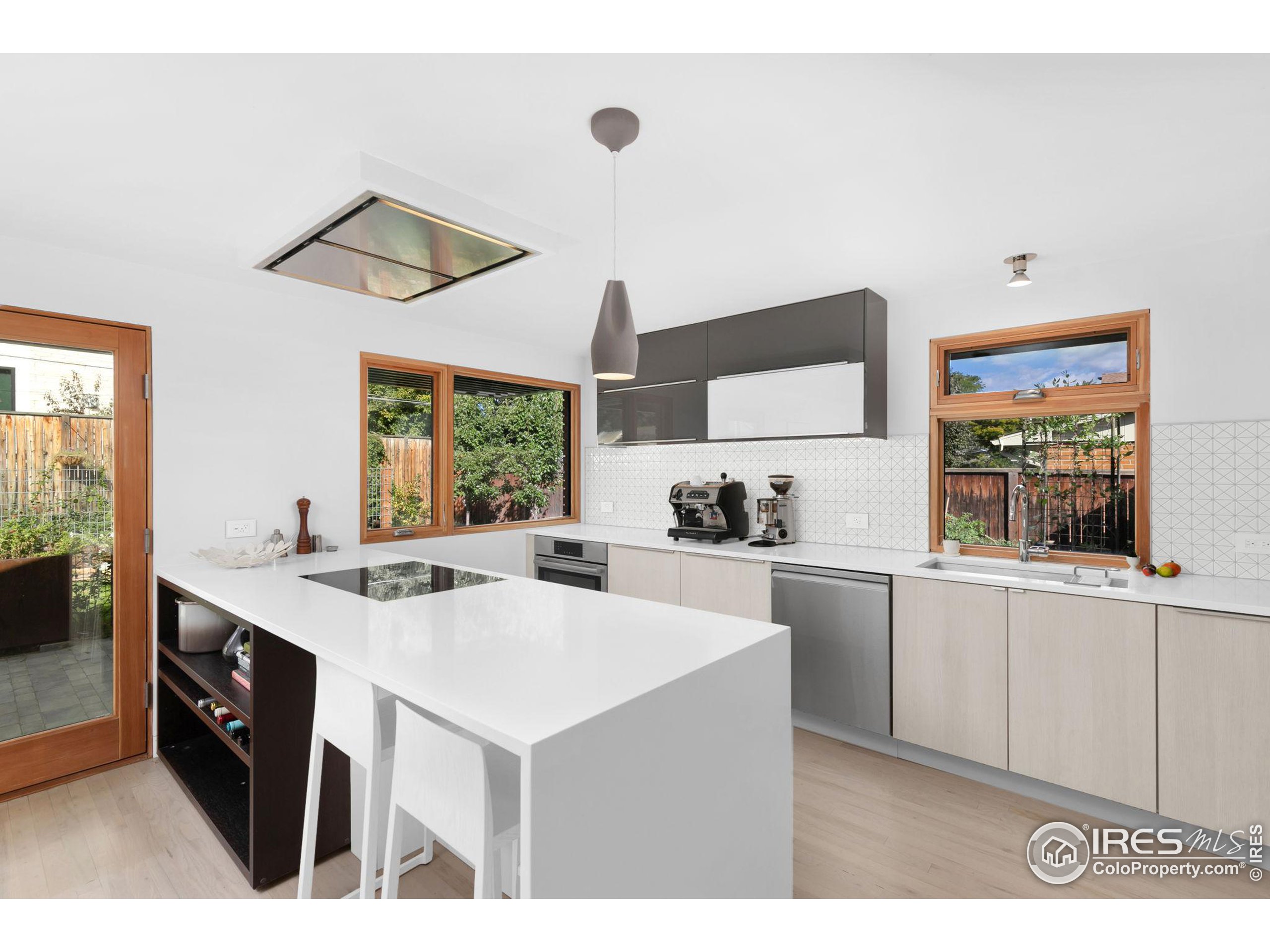 1145 Edinboro Dr