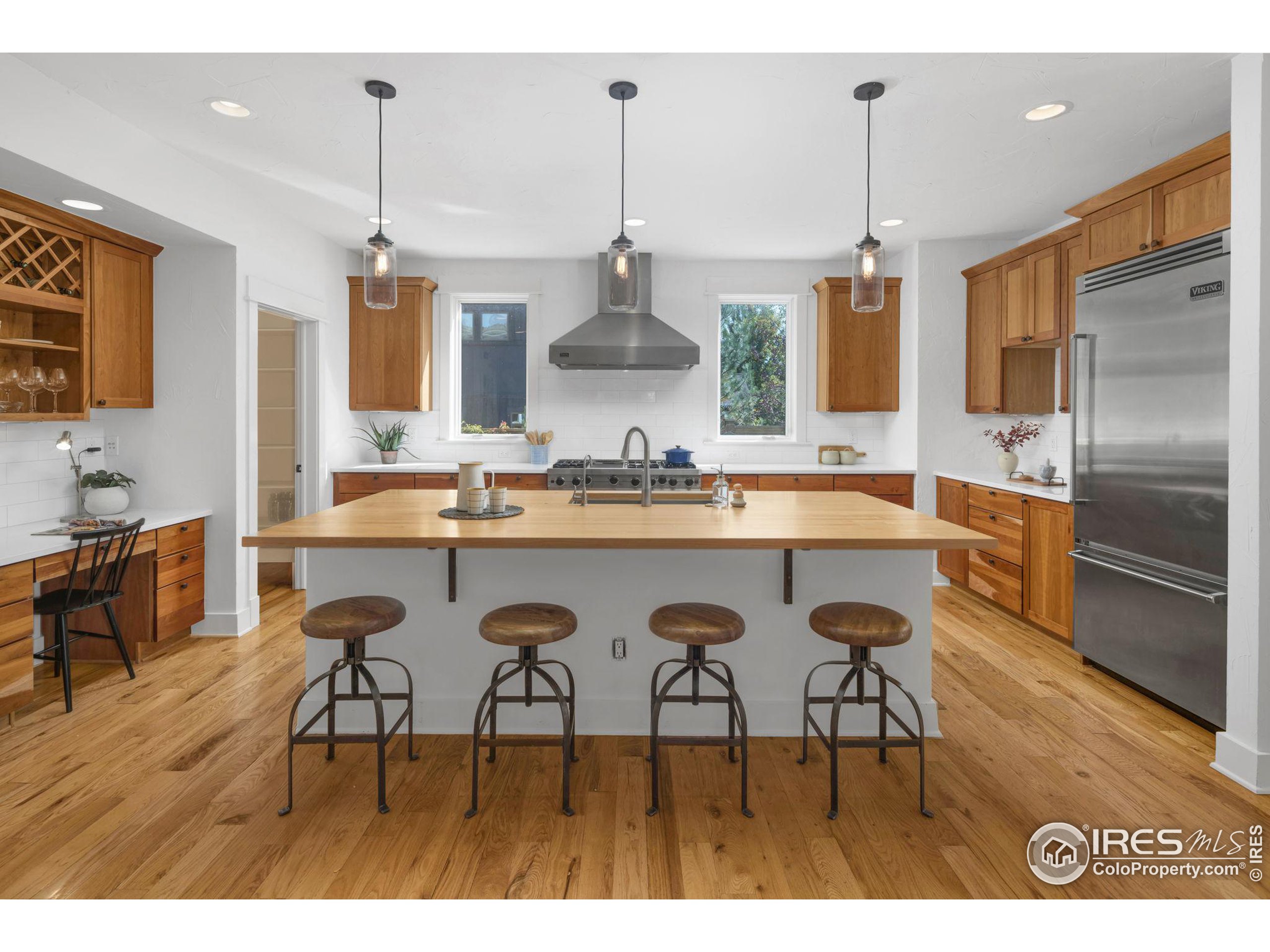 1860 Redwood Ave