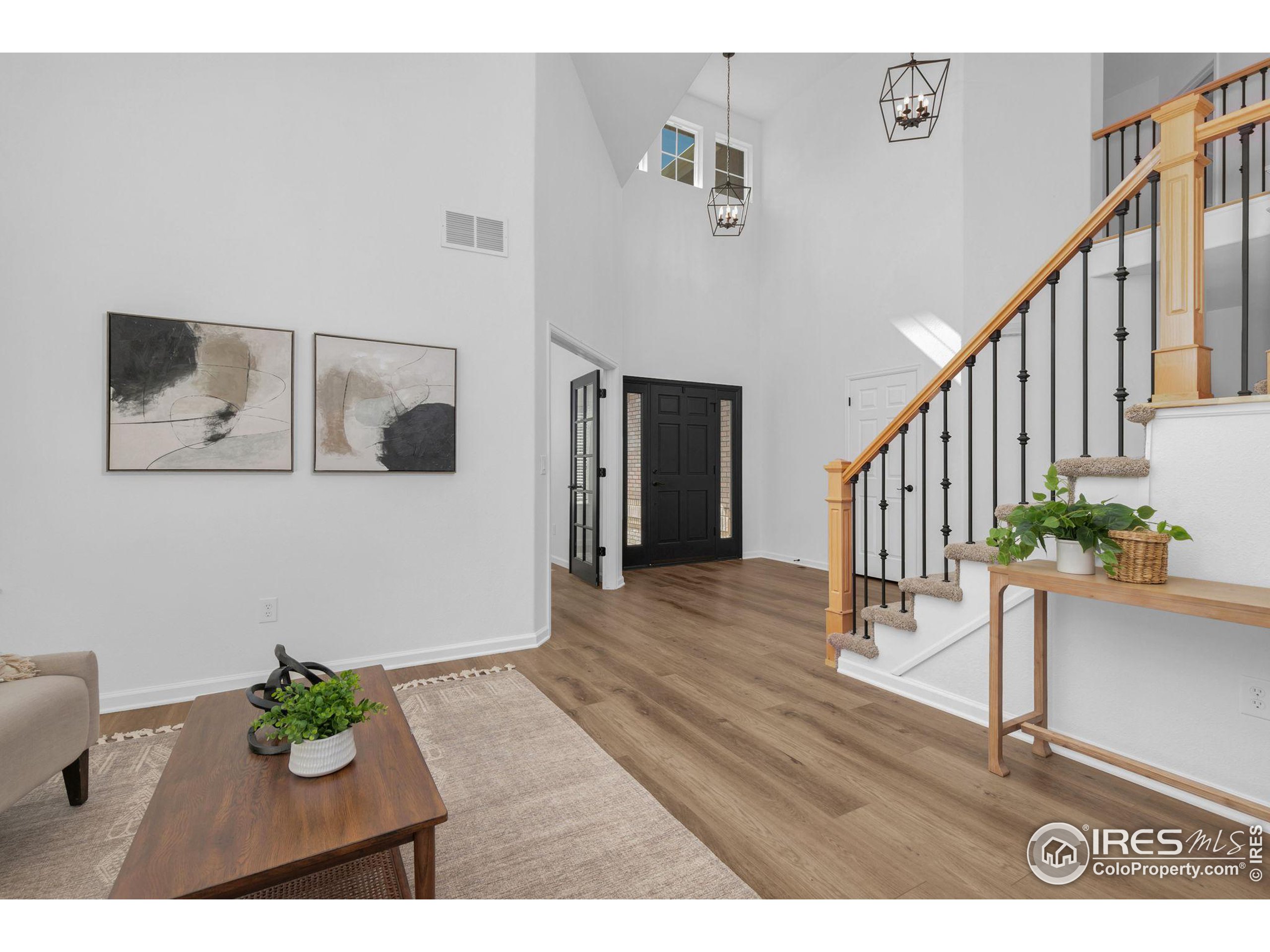 3126 Mesa Verde St