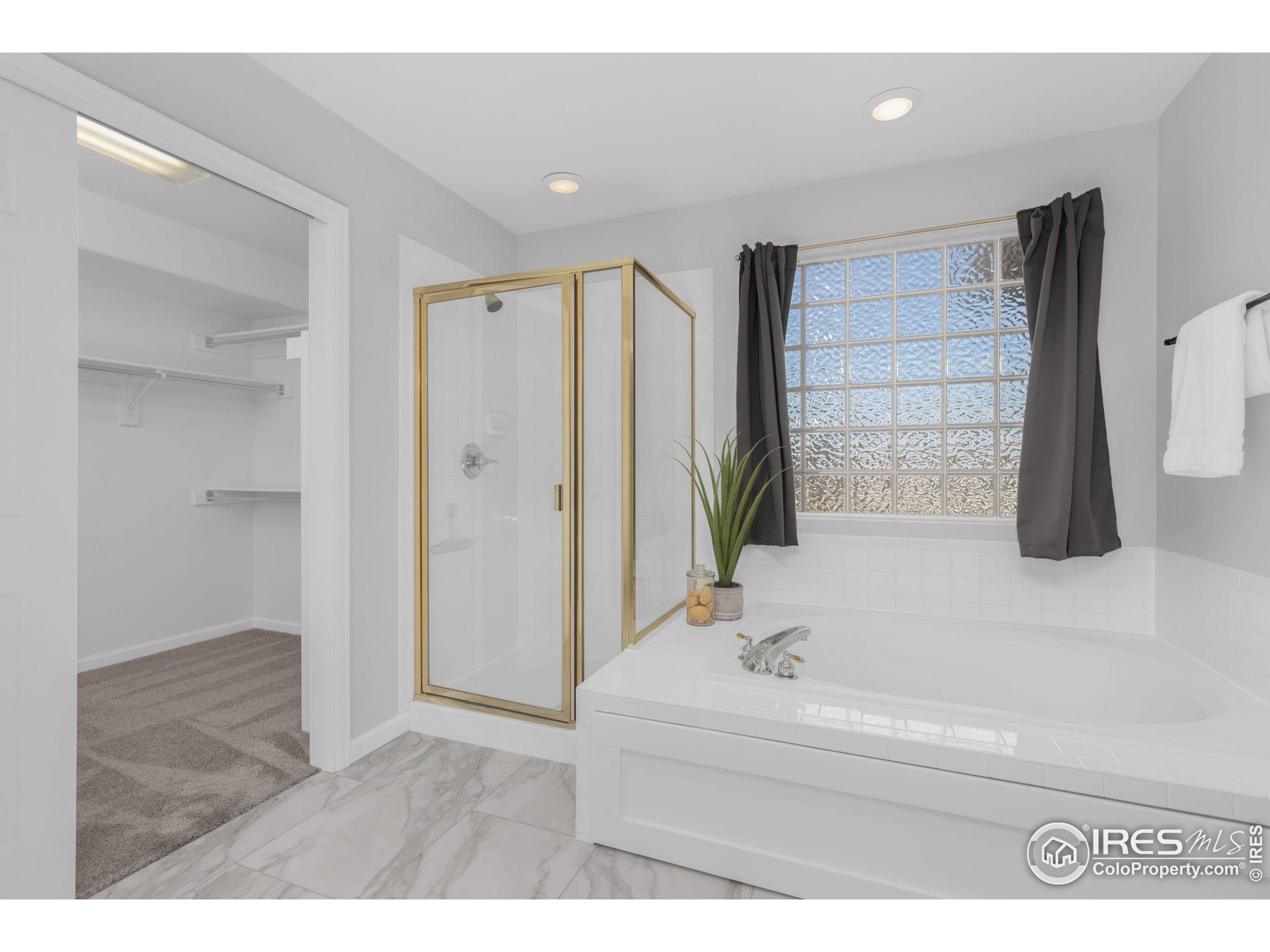 3126 Mesa Verde St