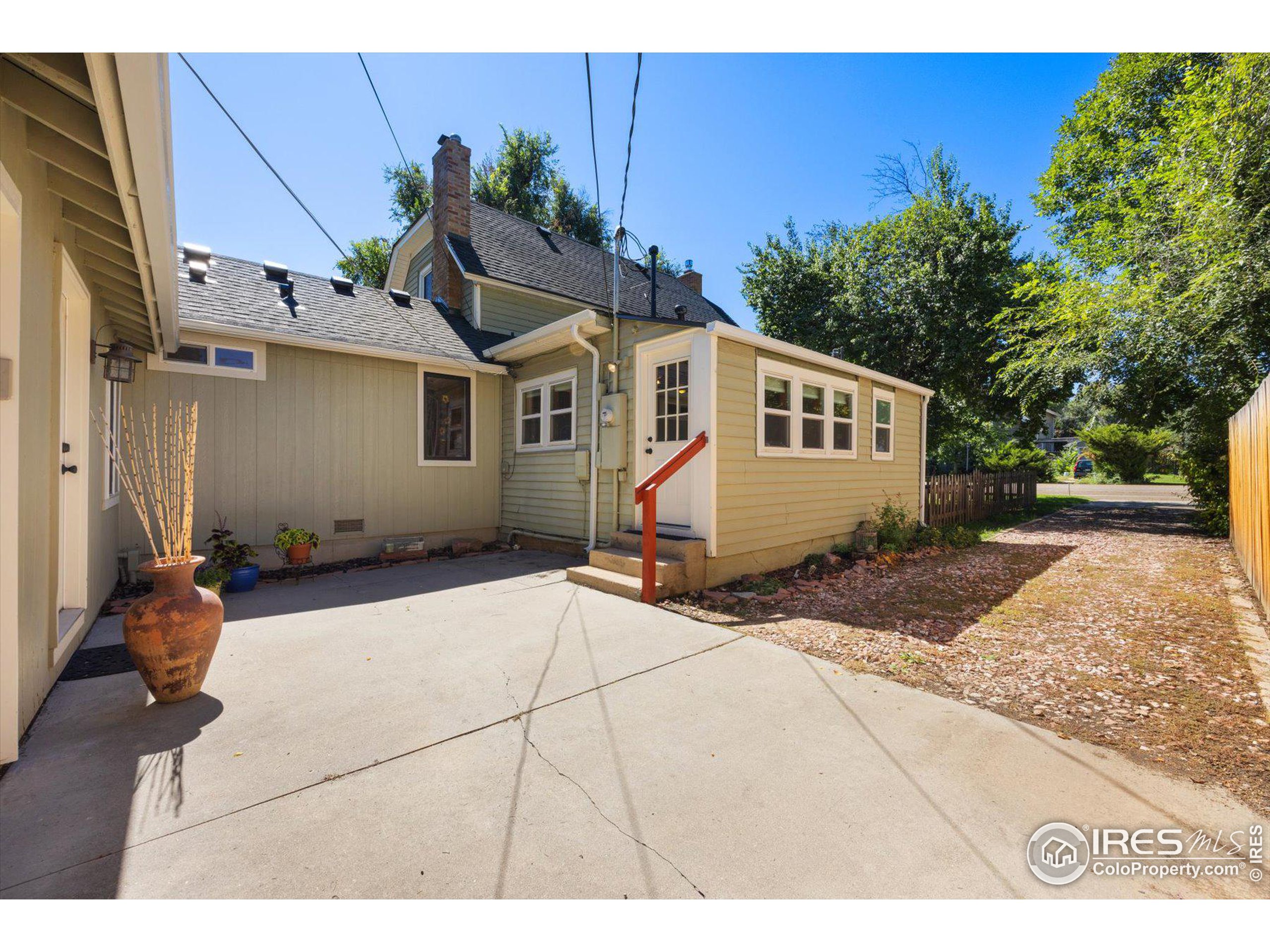 1026 8th Ave