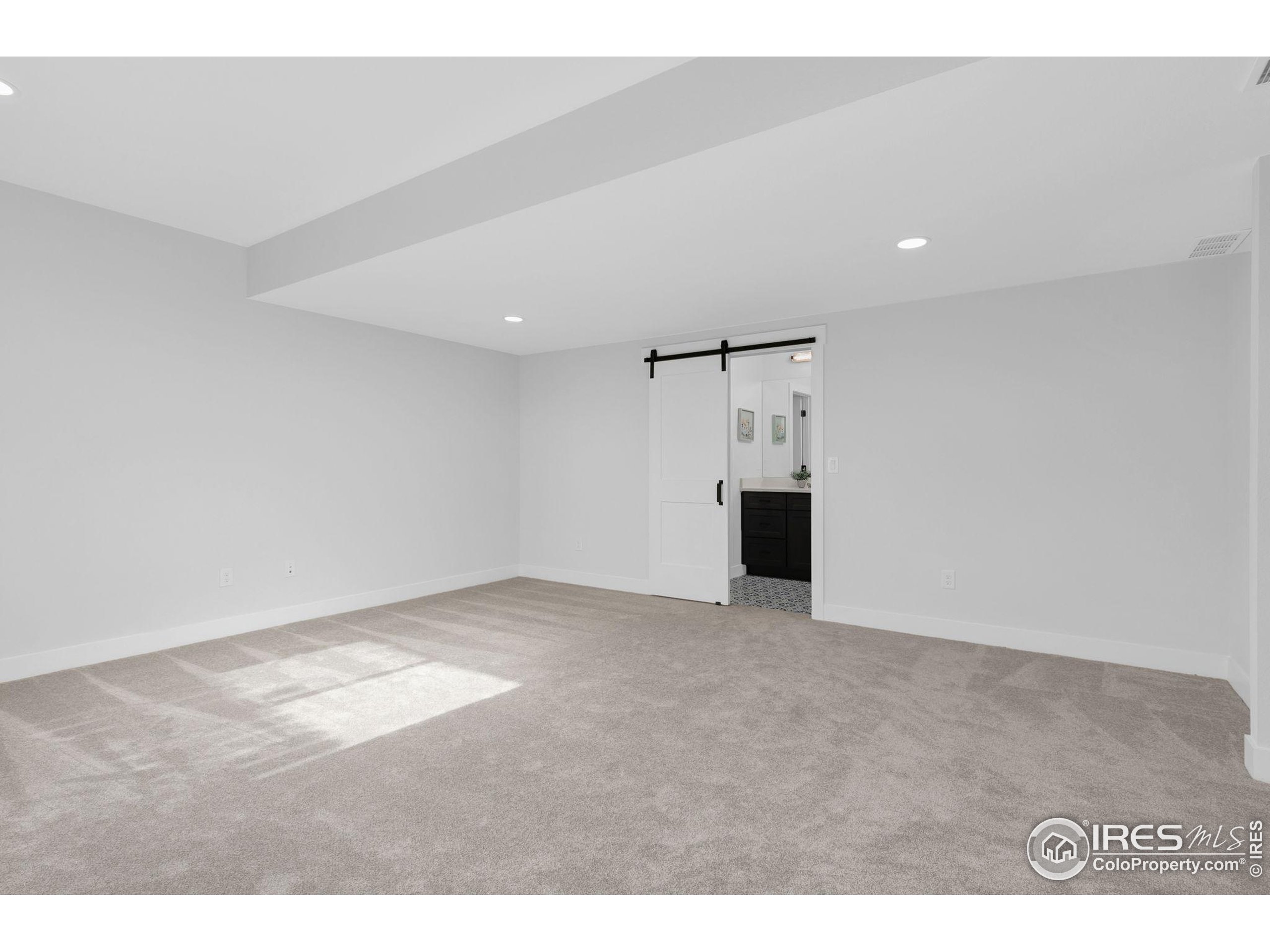 967 Arapahoe Cir