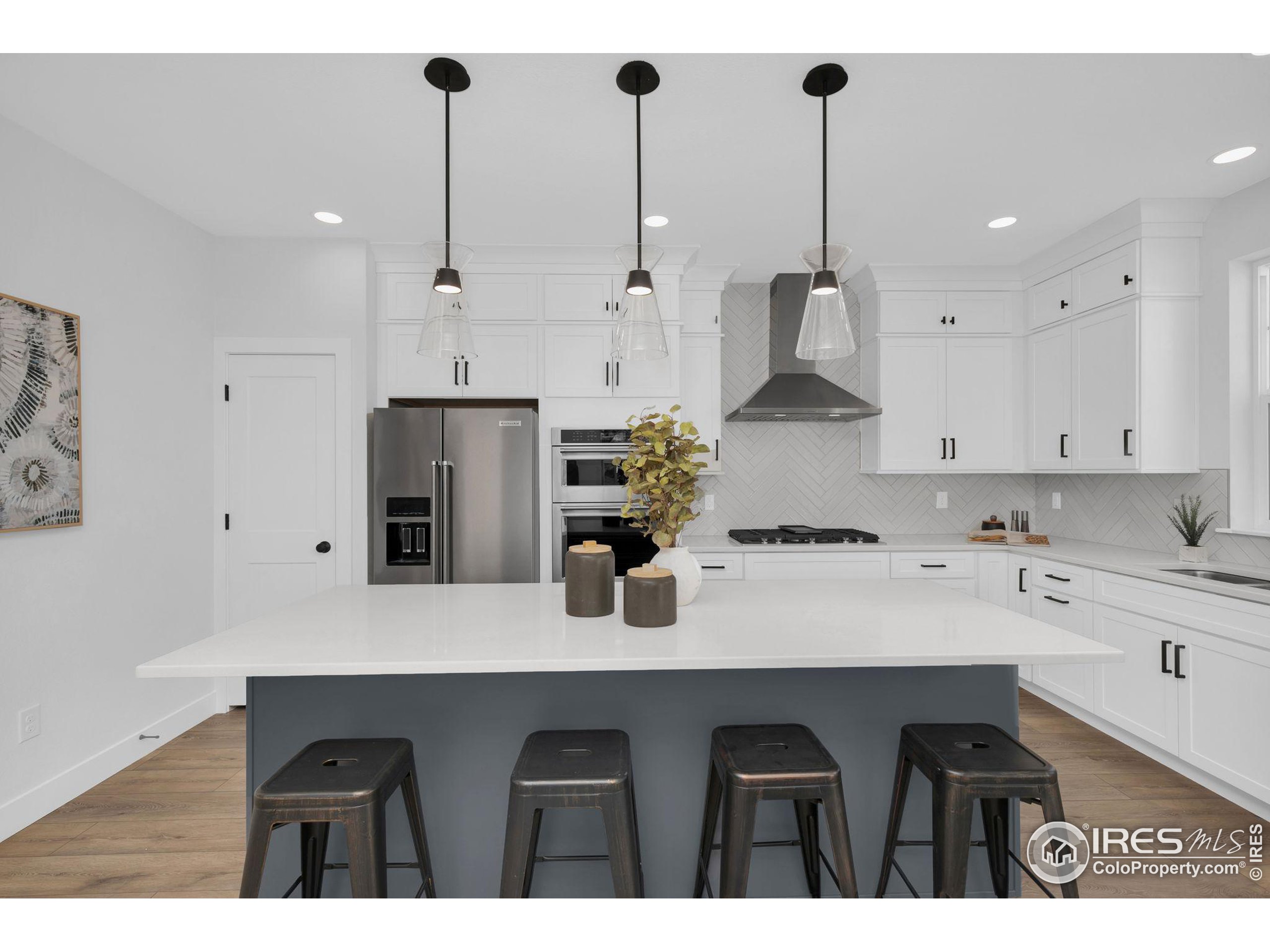 967 Arapahoe Cir
