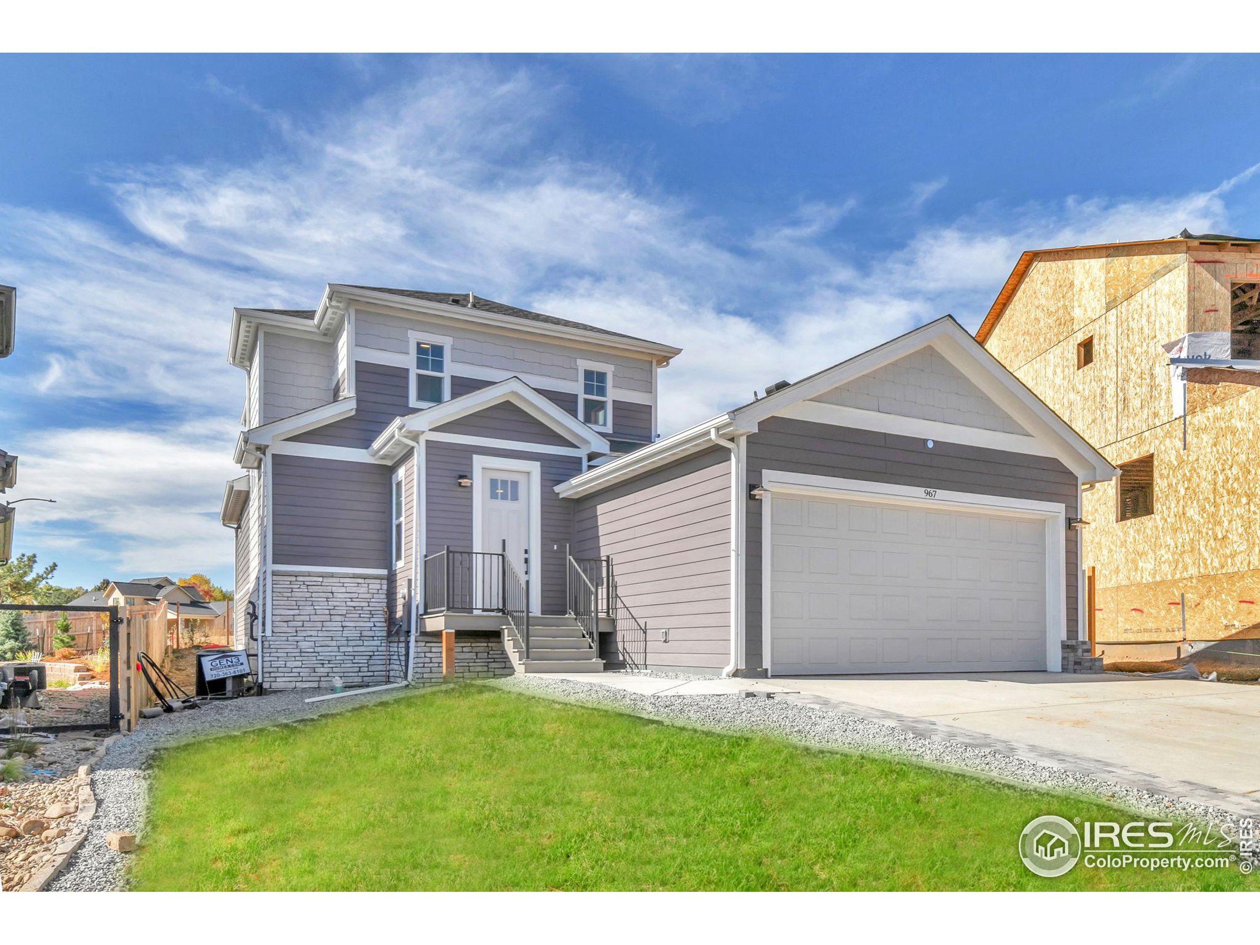 967 Arapahoe Cir
