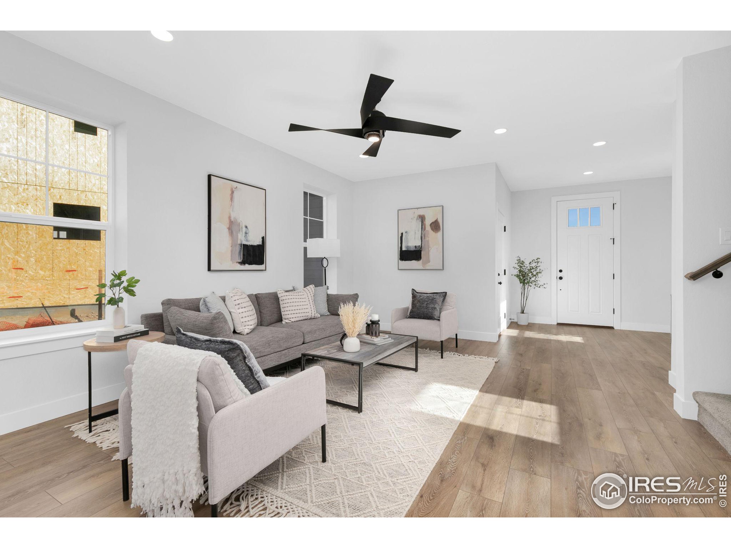 967 Arapahoe Cir
