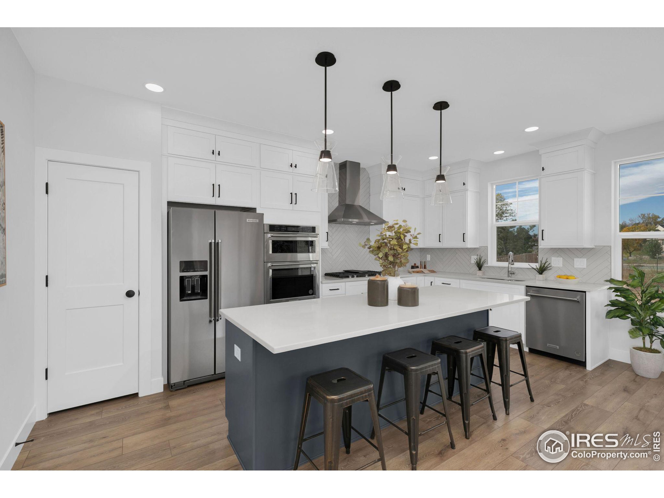 967 Arapahoe Cir