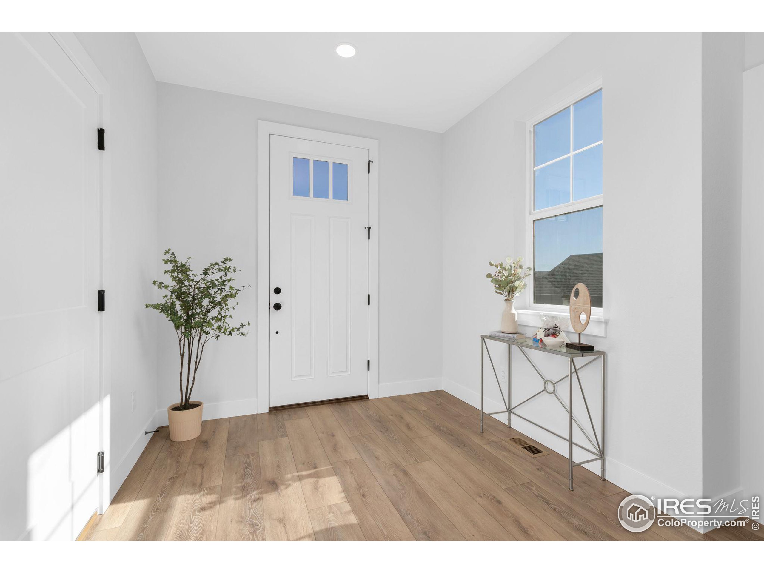 967 Arapahoe Cir