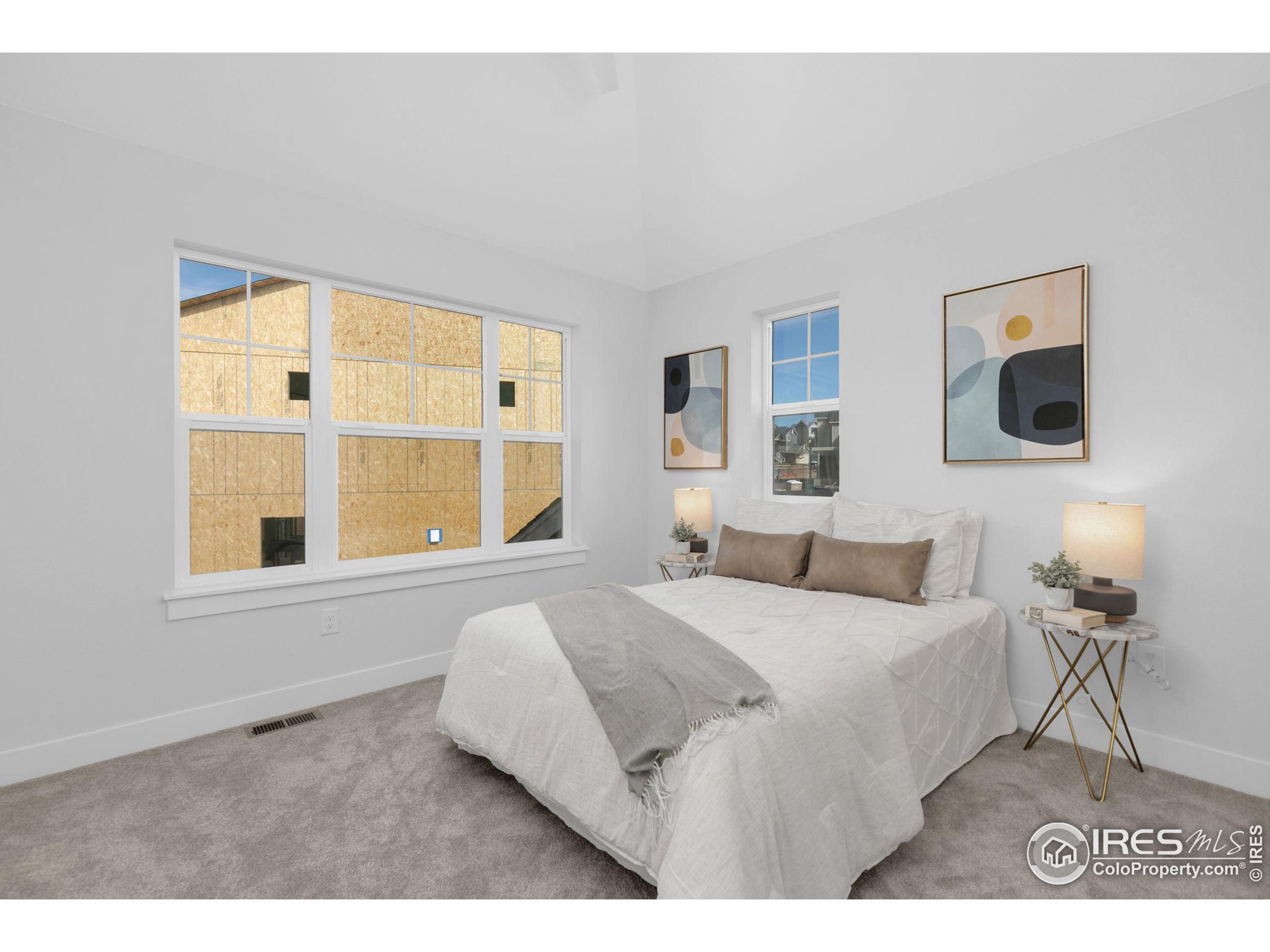 967 Arapahoe Cir