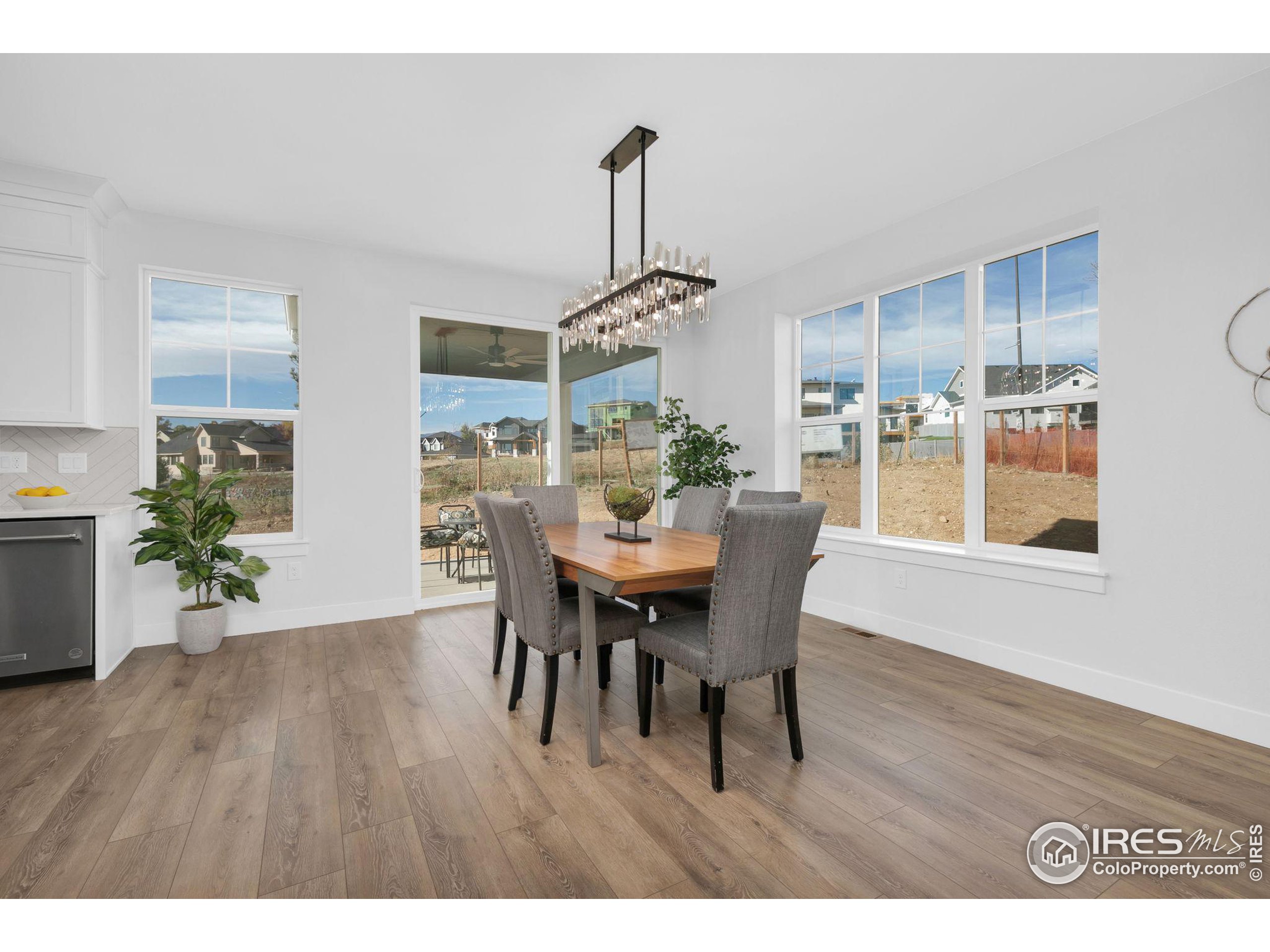 967 Arapahoe Cir