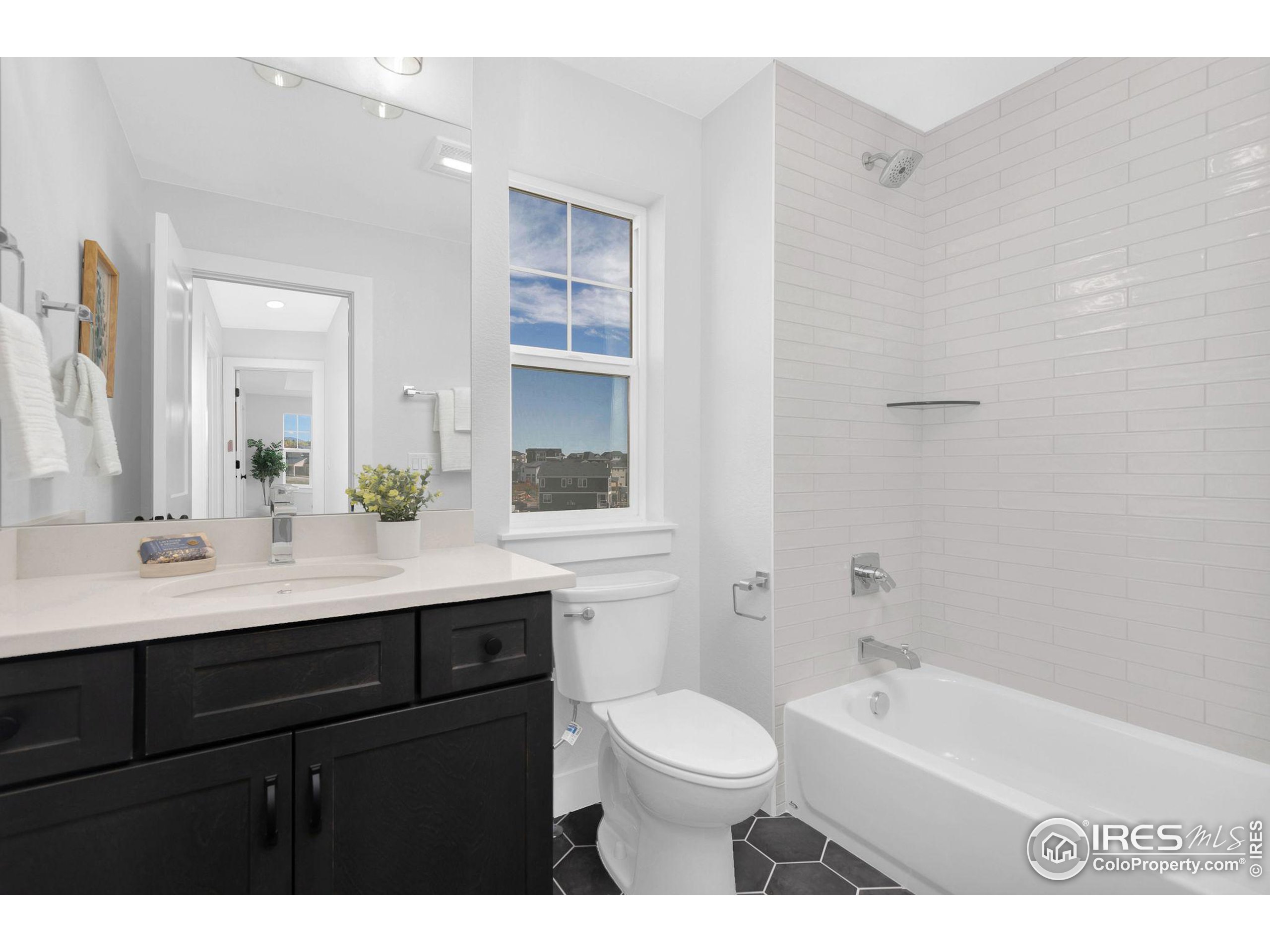 967 Arapahoe Cir