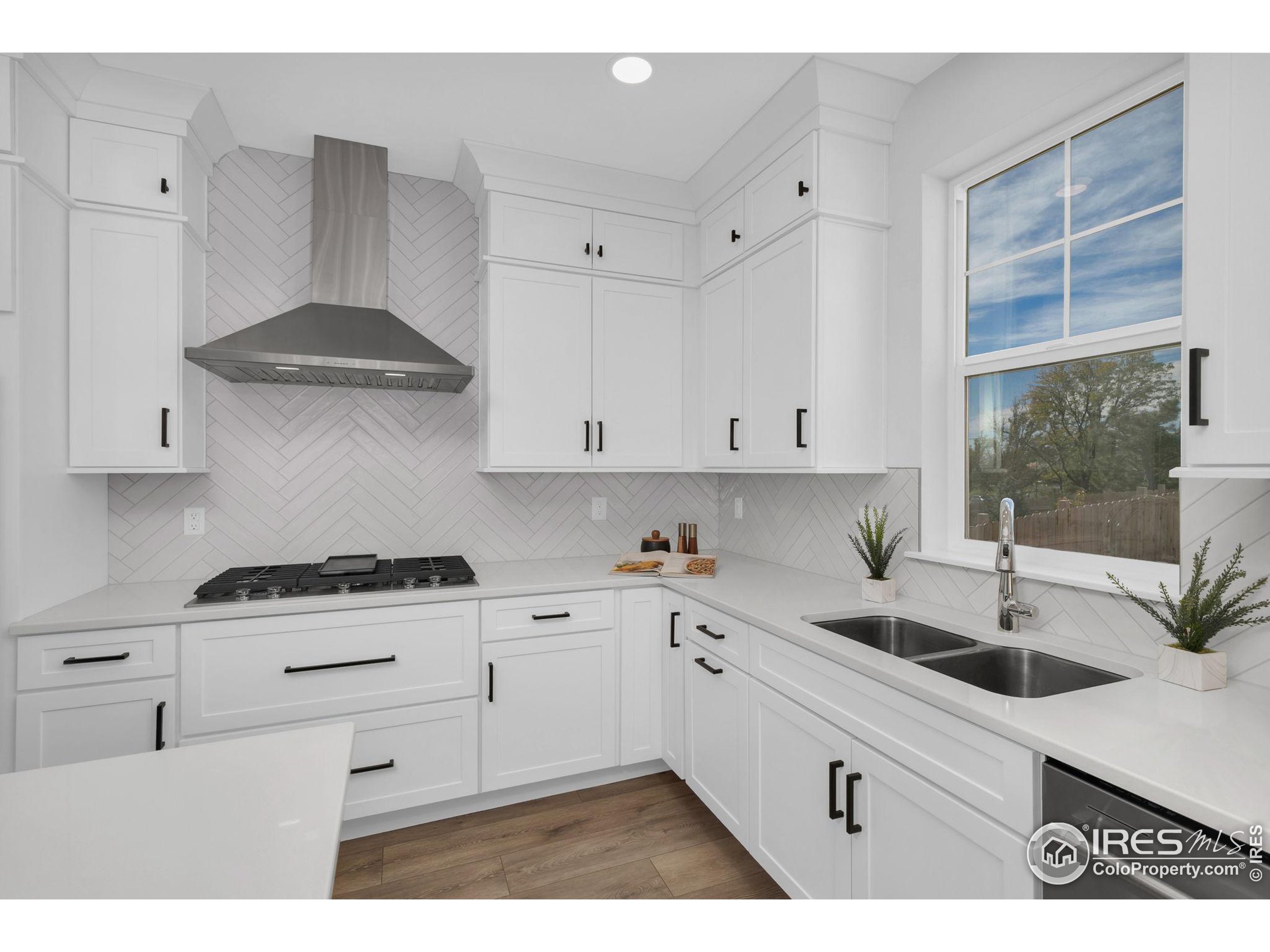 967 Arapahoe Cir