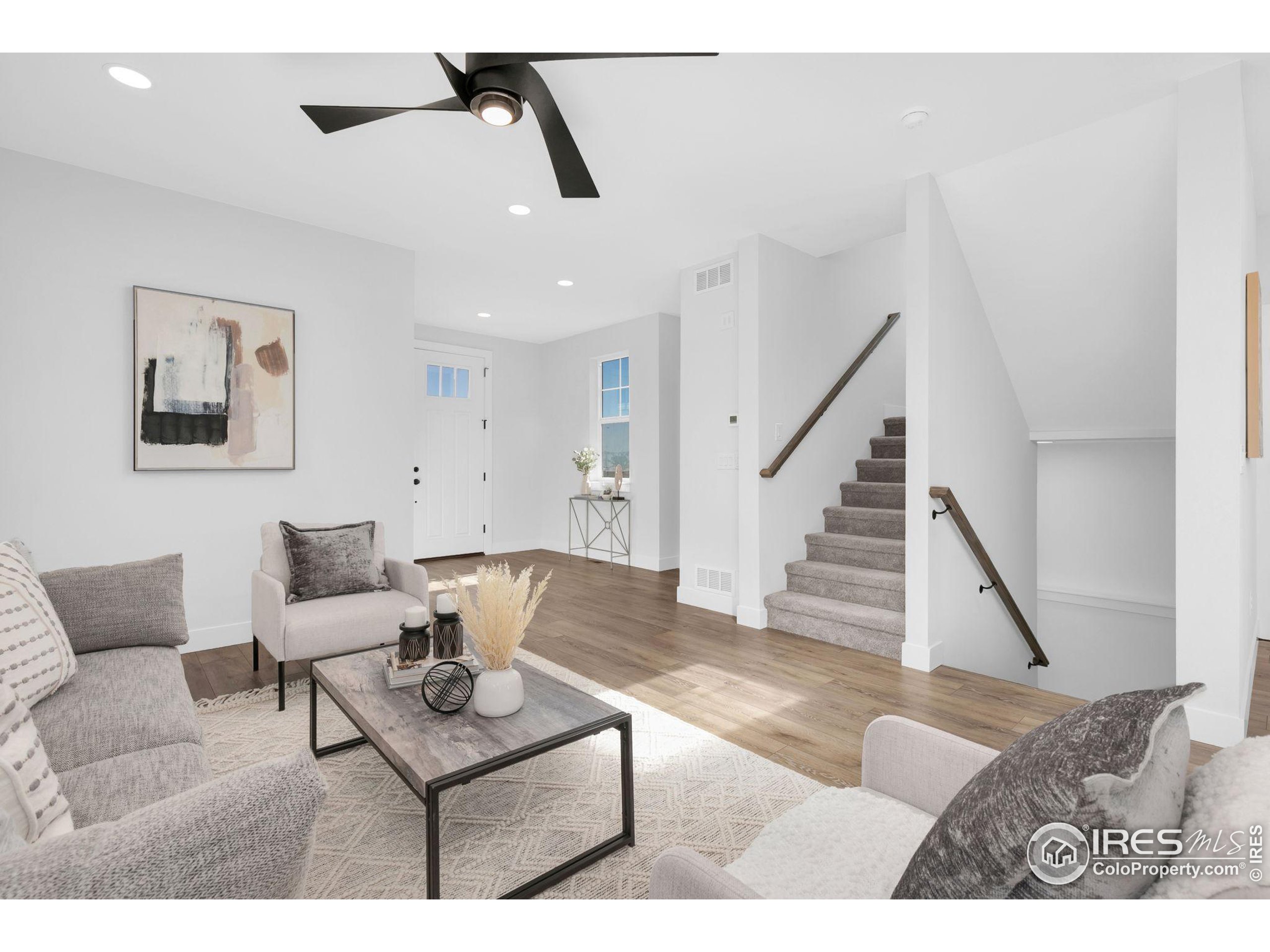 967 Arapahoe Cir