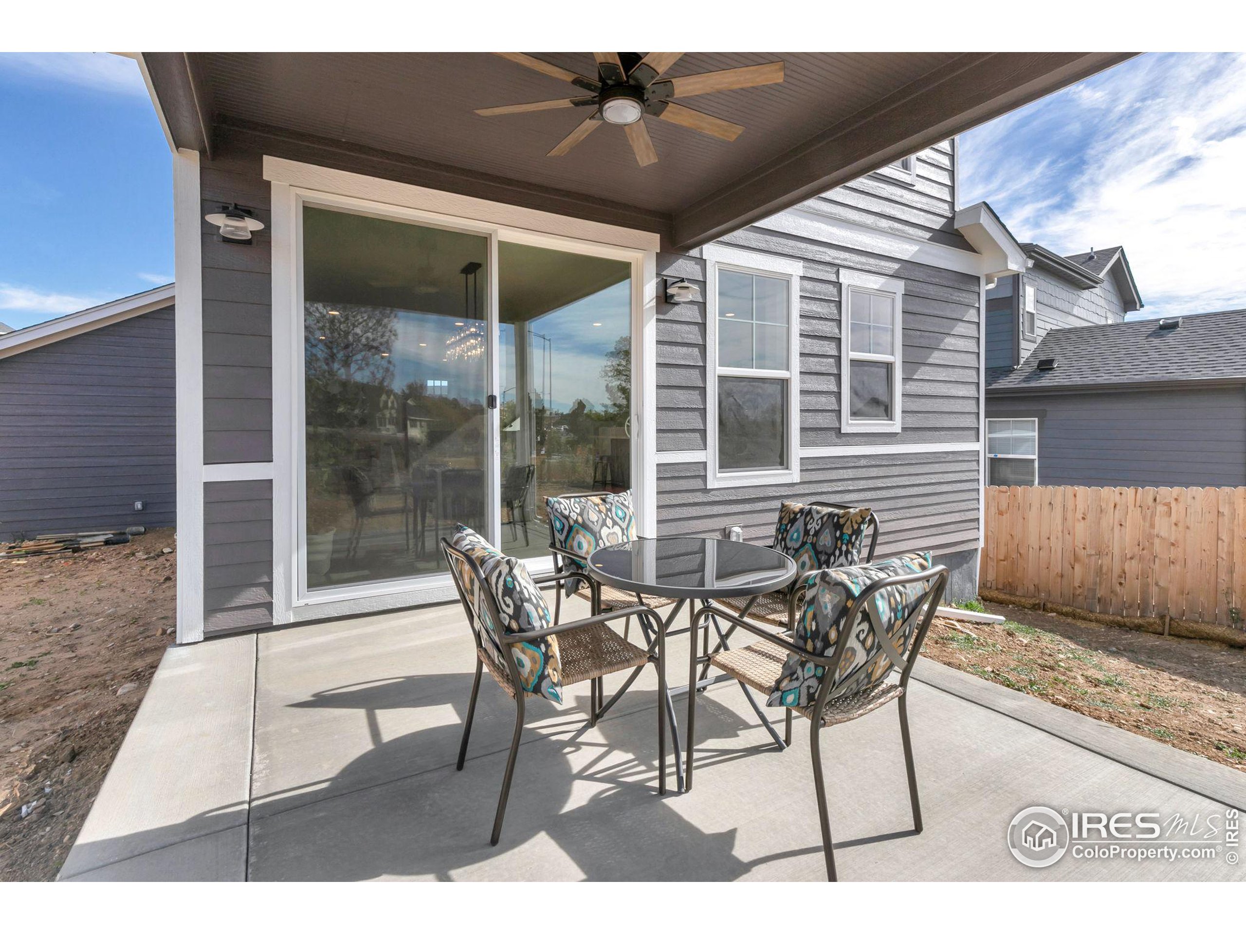 967 Arapahoe Cir