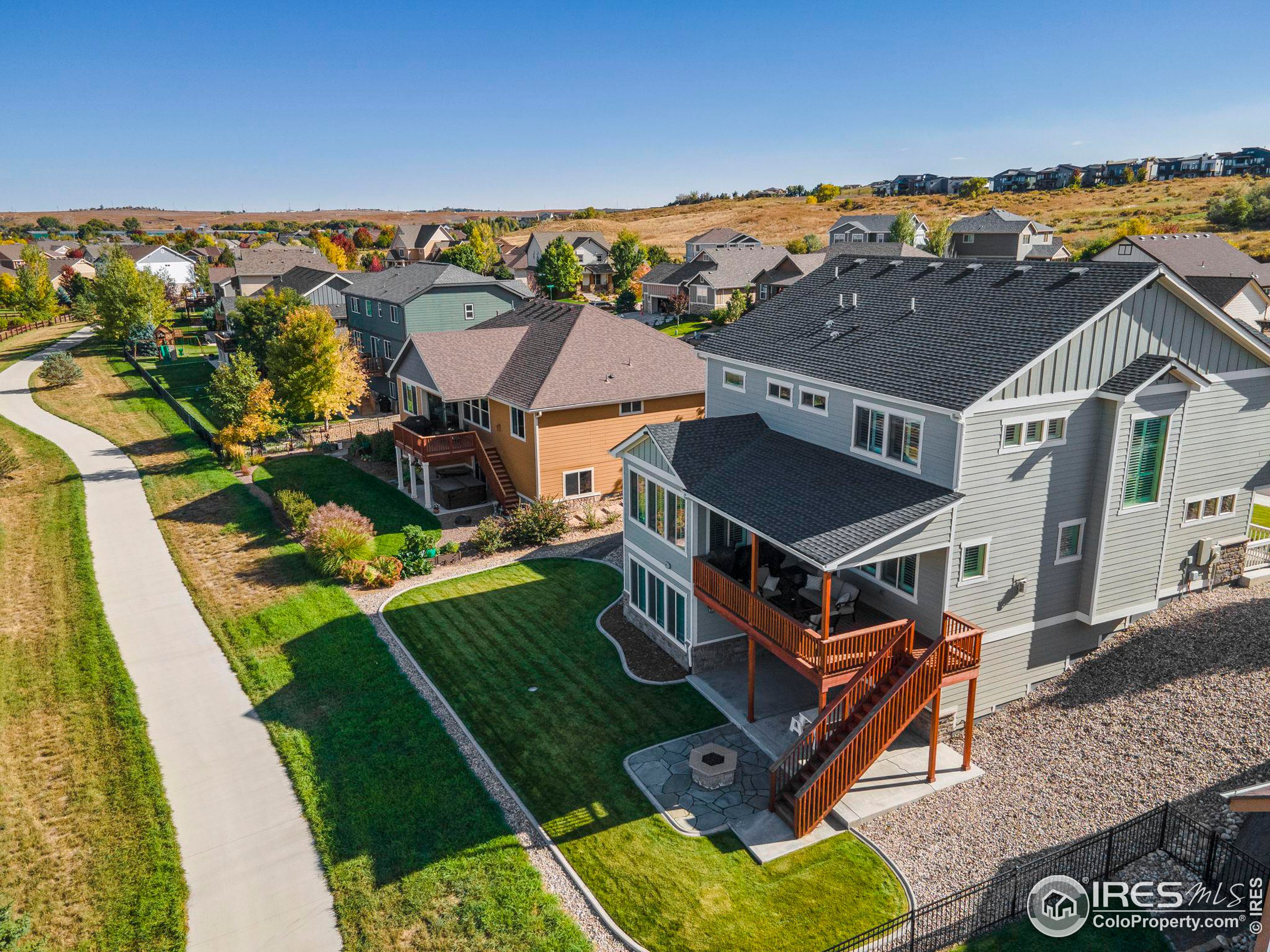 2044 Bayfront Dr