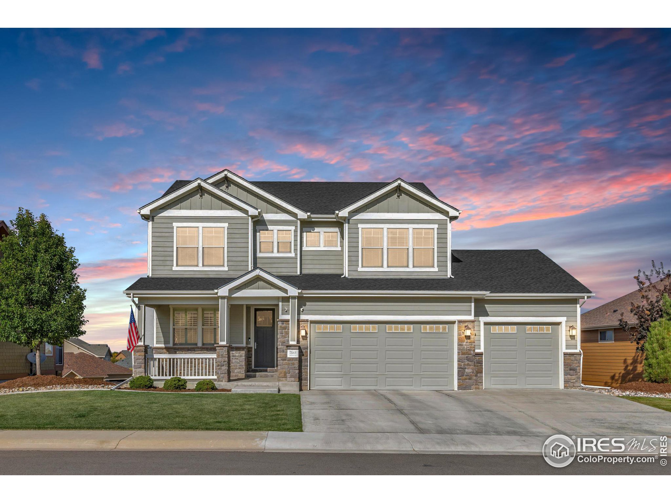 2044 Bayfront Dr