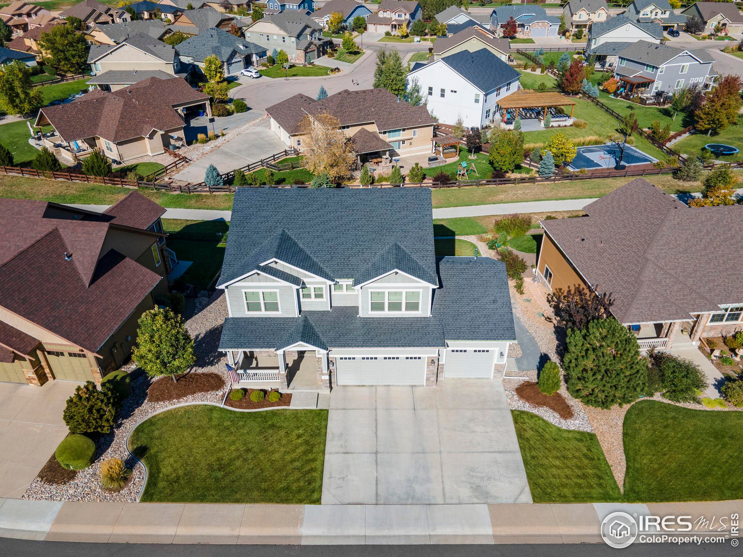 2044 Bayfront Dr