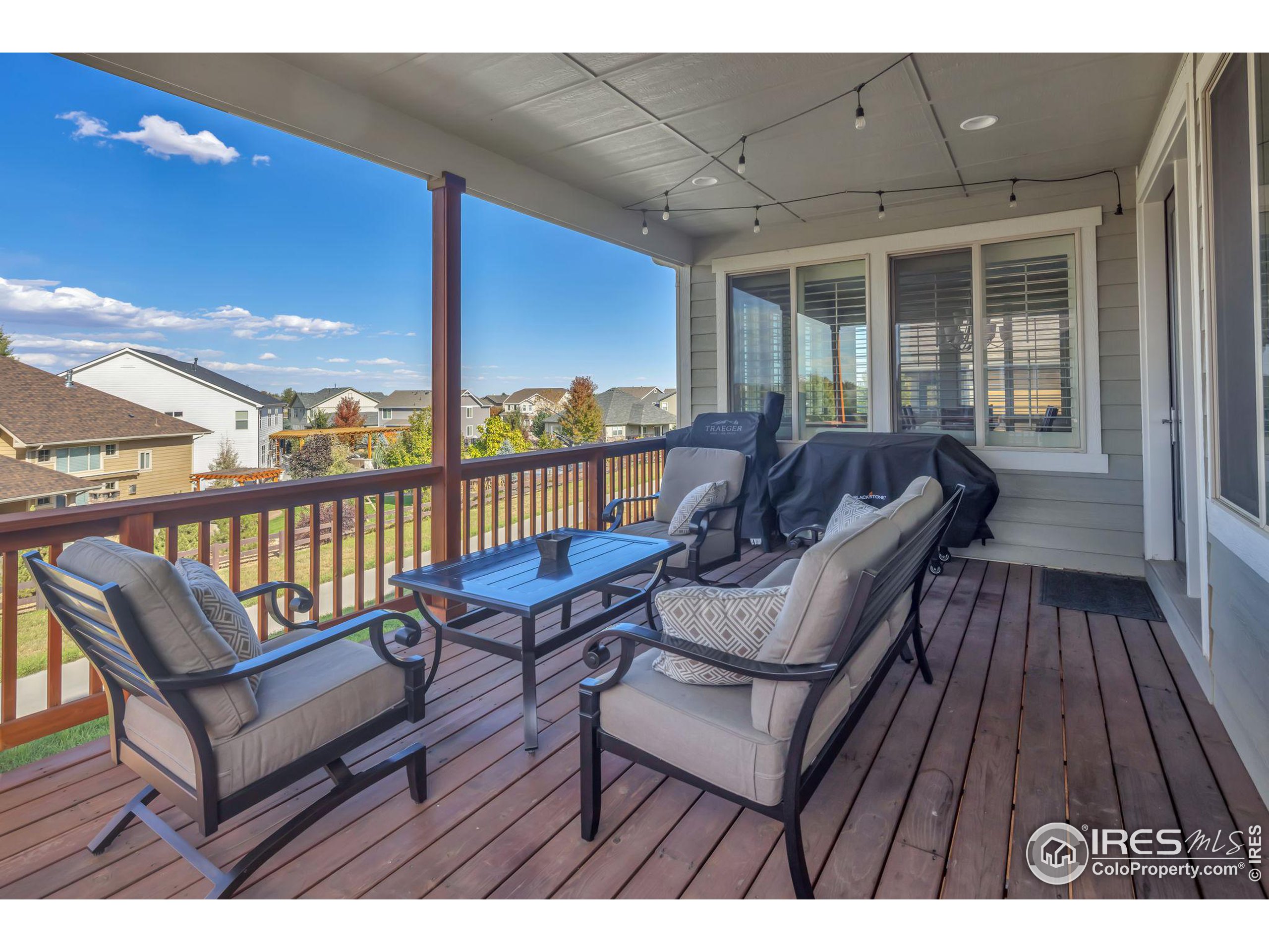 2044 Bayfront Dr