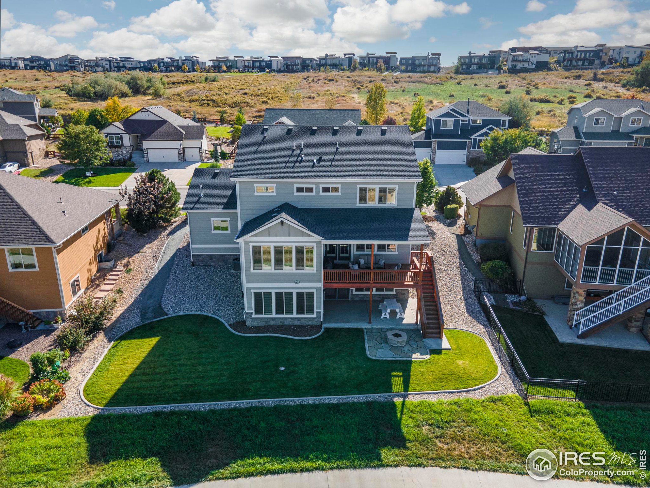 2044 Bayfront Dr
