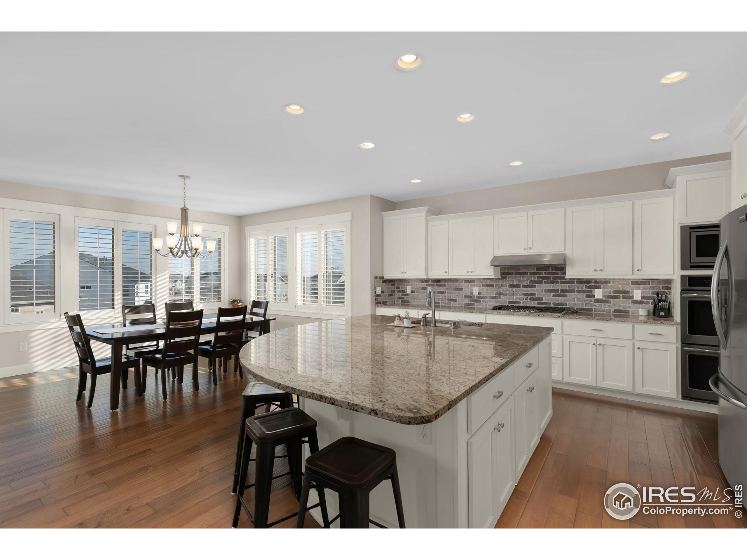 2044 Bayfront Dr